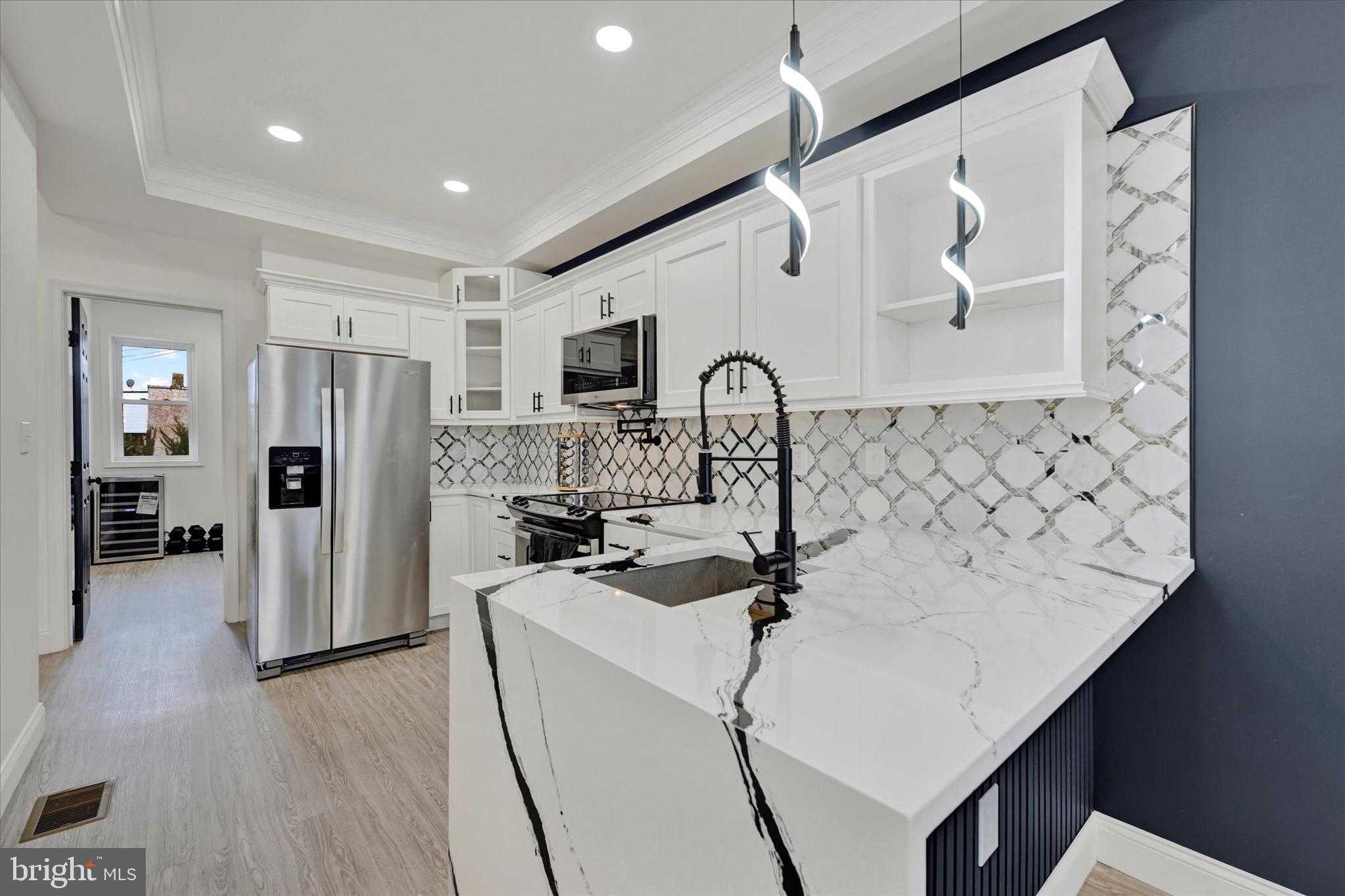 1748 N Chester St photo 8