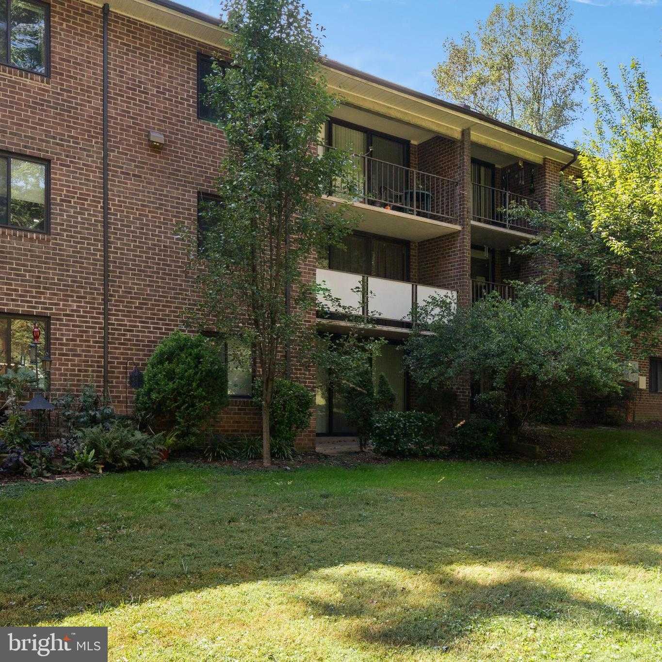 1422 Northgate Sq photo 17