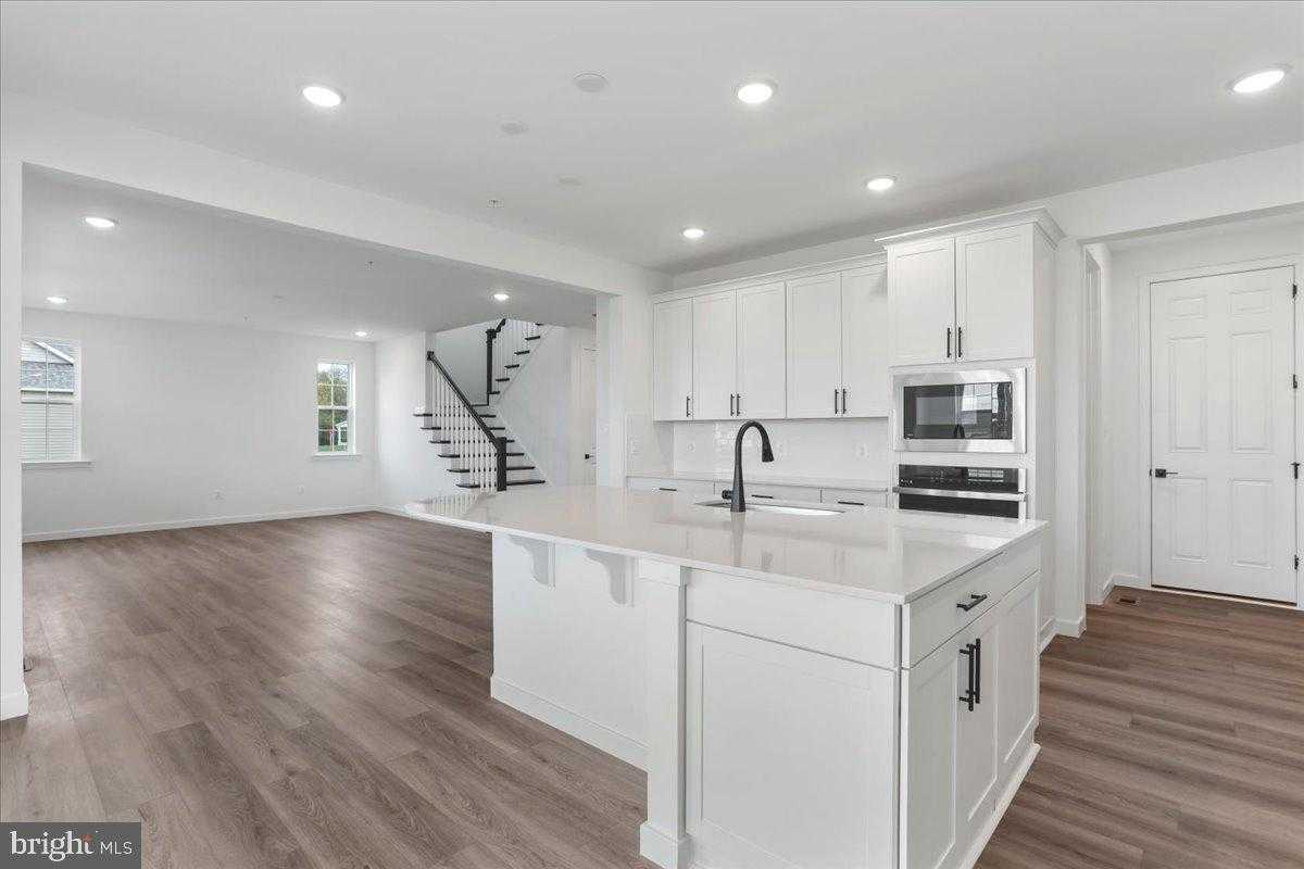 13710 Pulaski Dr photo 14