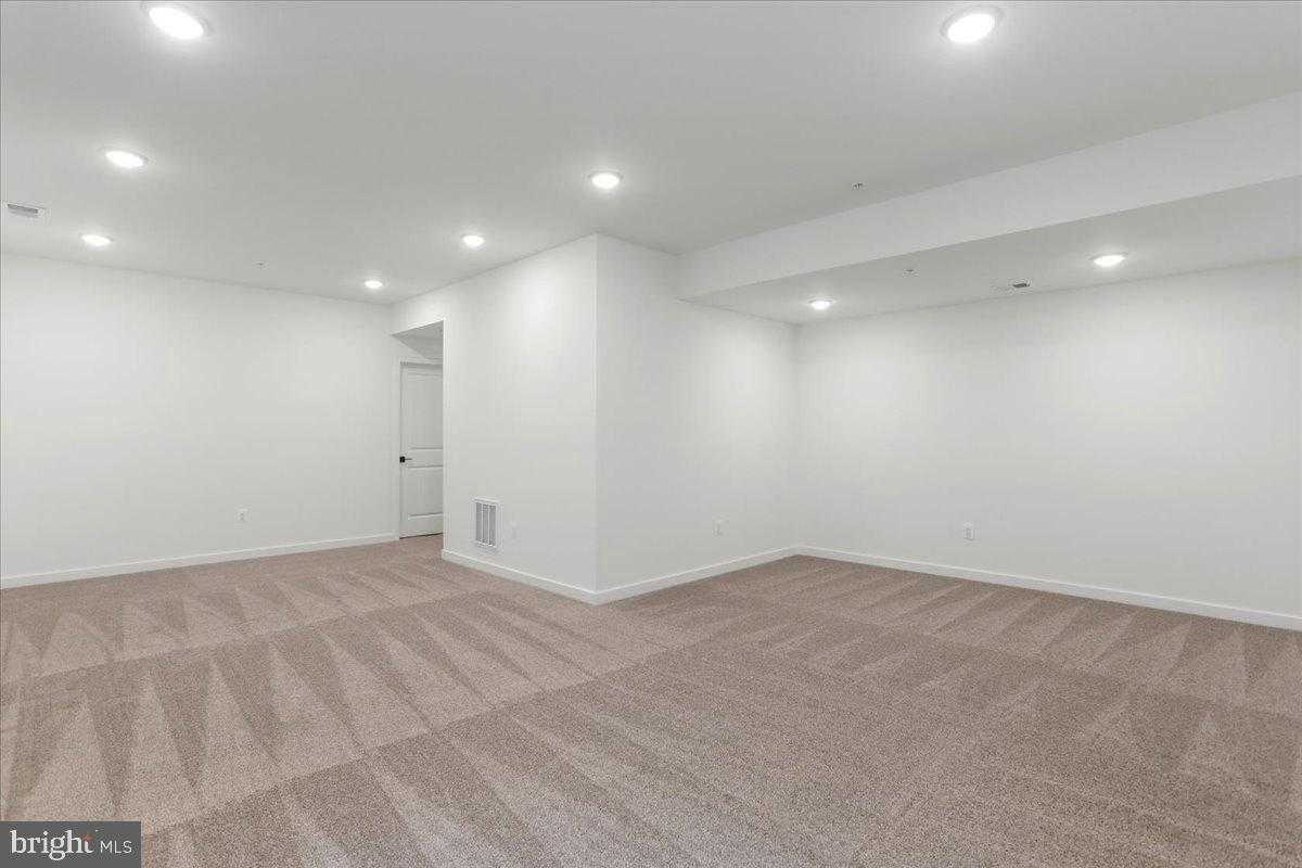 13710 Pulaski Dr photo 44