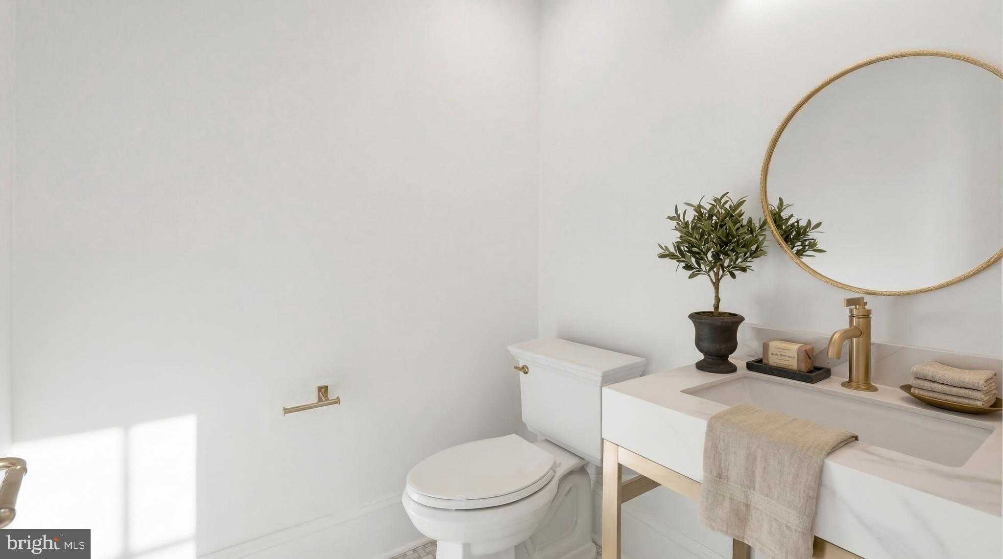 7611 Fairfax Rd photo 16