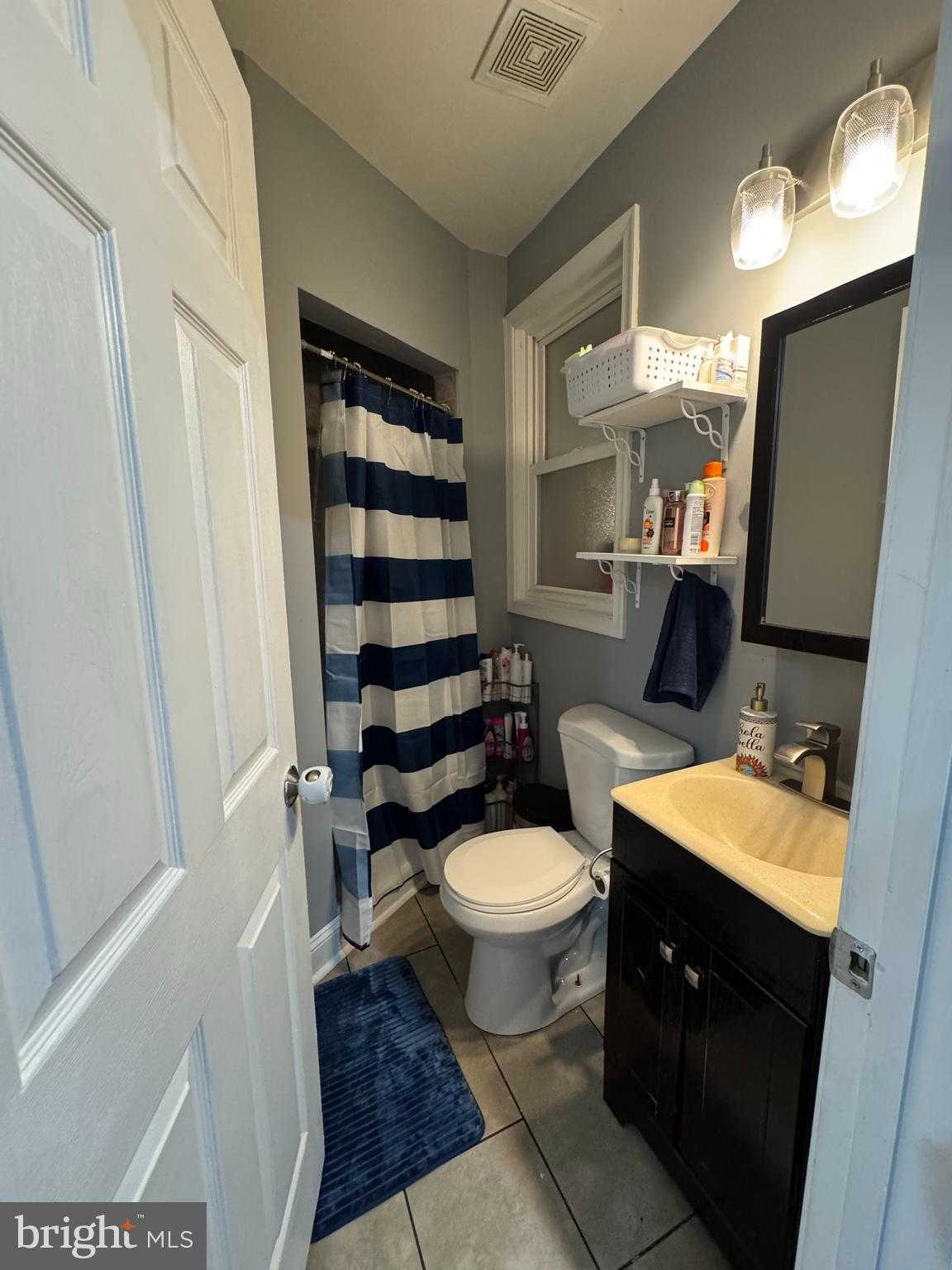 1722 Hall Ave photo 7