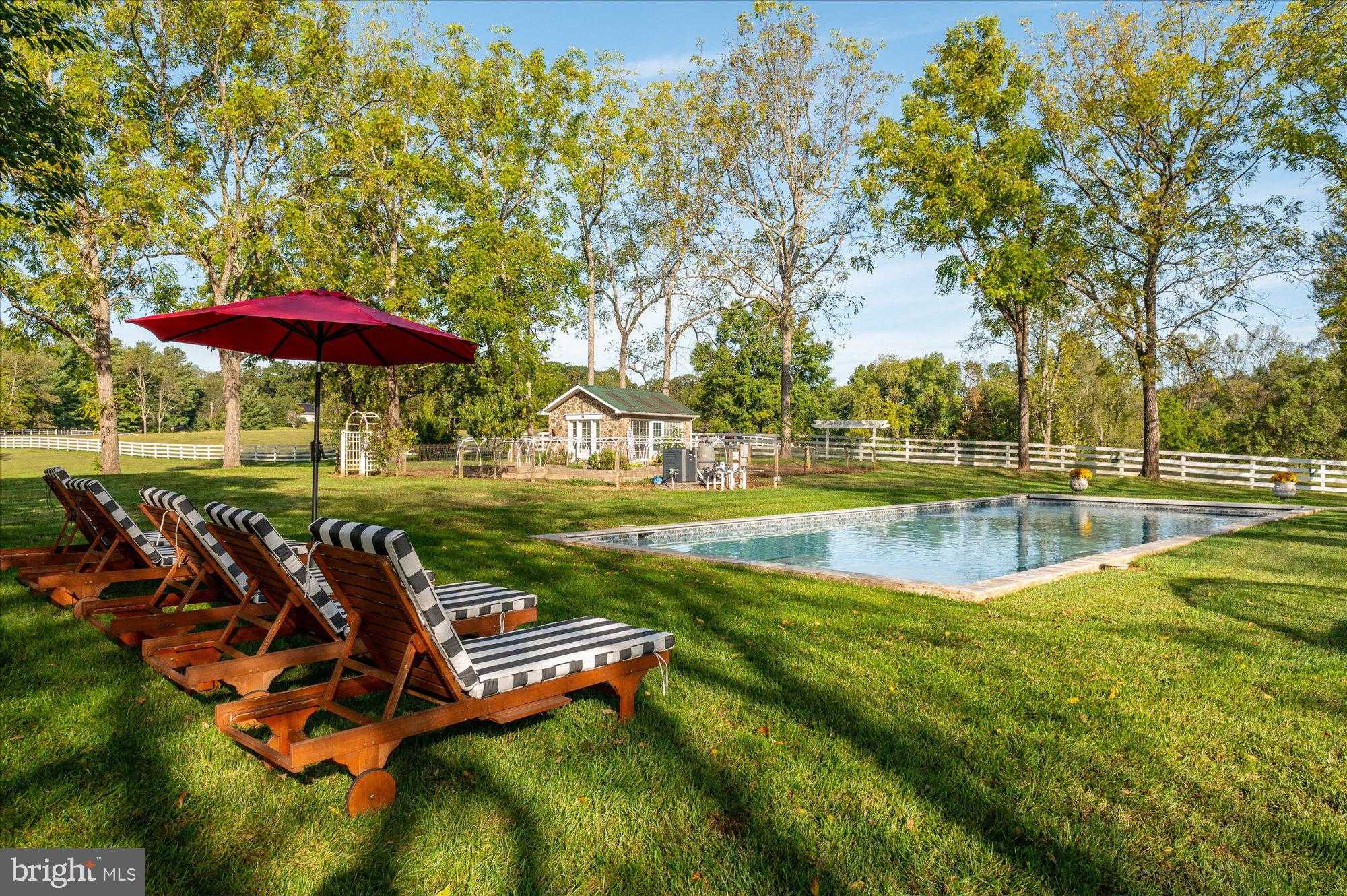 1787 Light Horse Ln photo 4