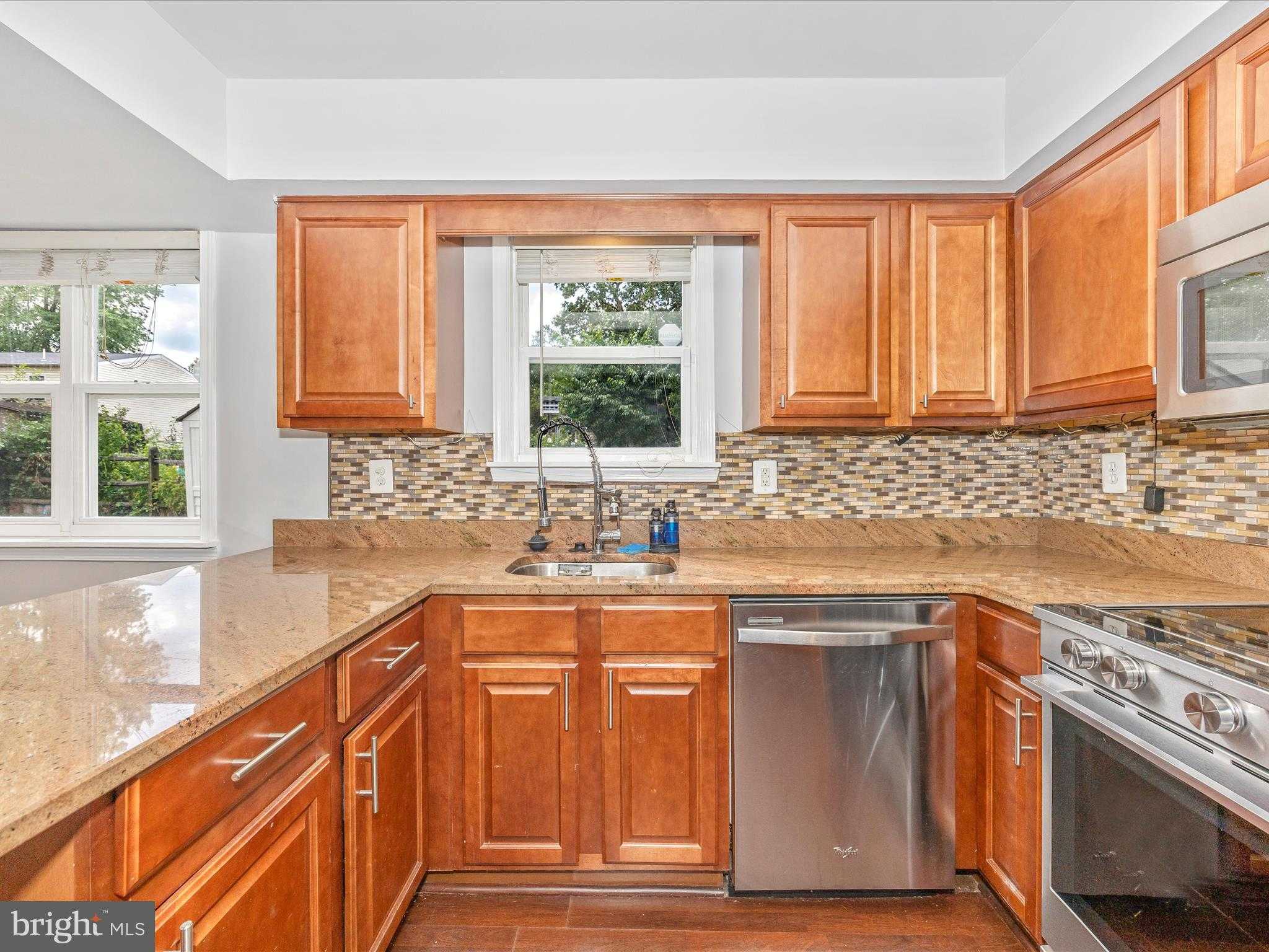 2584 Sussex CT photo 19