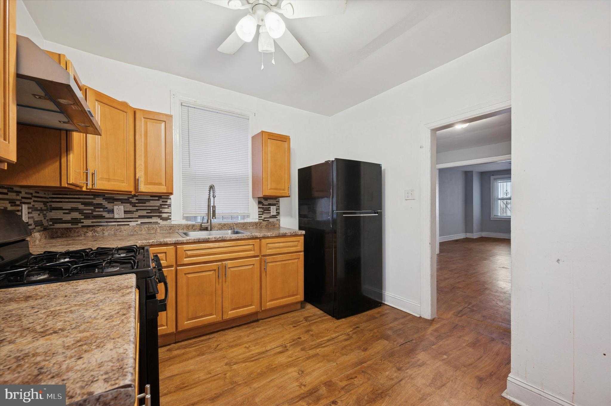 5748 N Marvine St photo 9