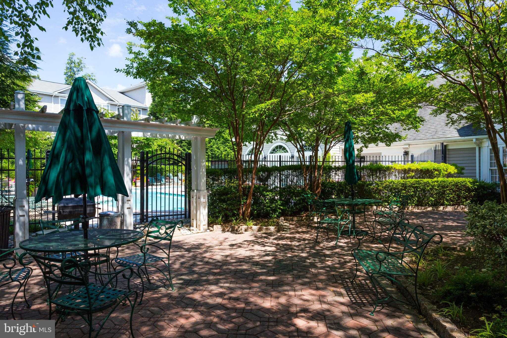 4506 Superior Sq photo 43