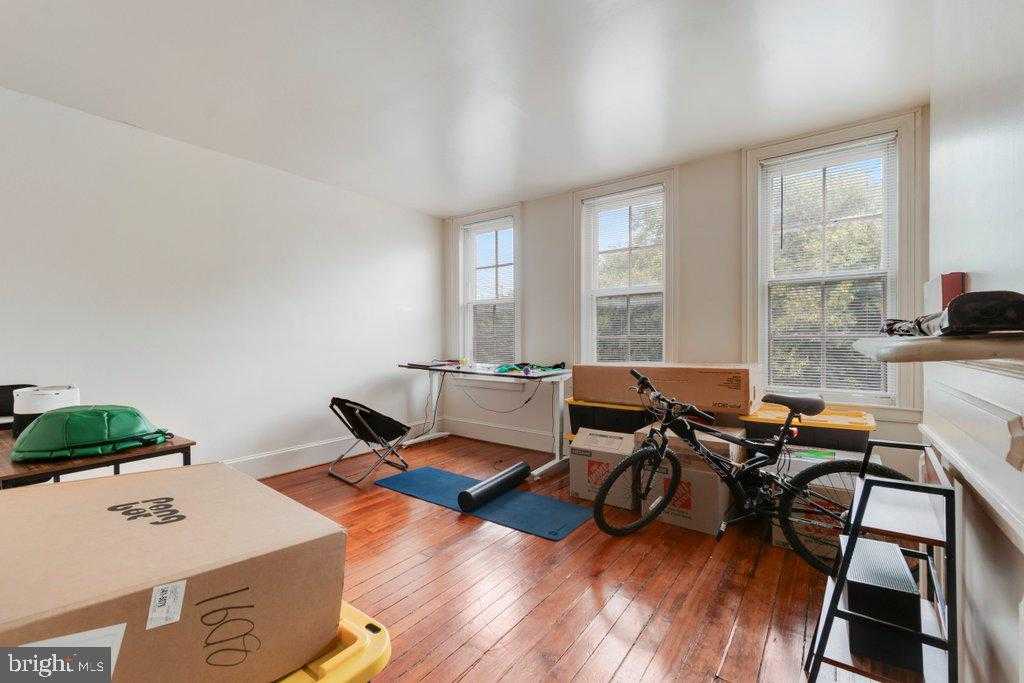 645 N Paca St photo 12