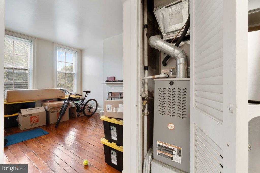 645 N Paca St photo 21