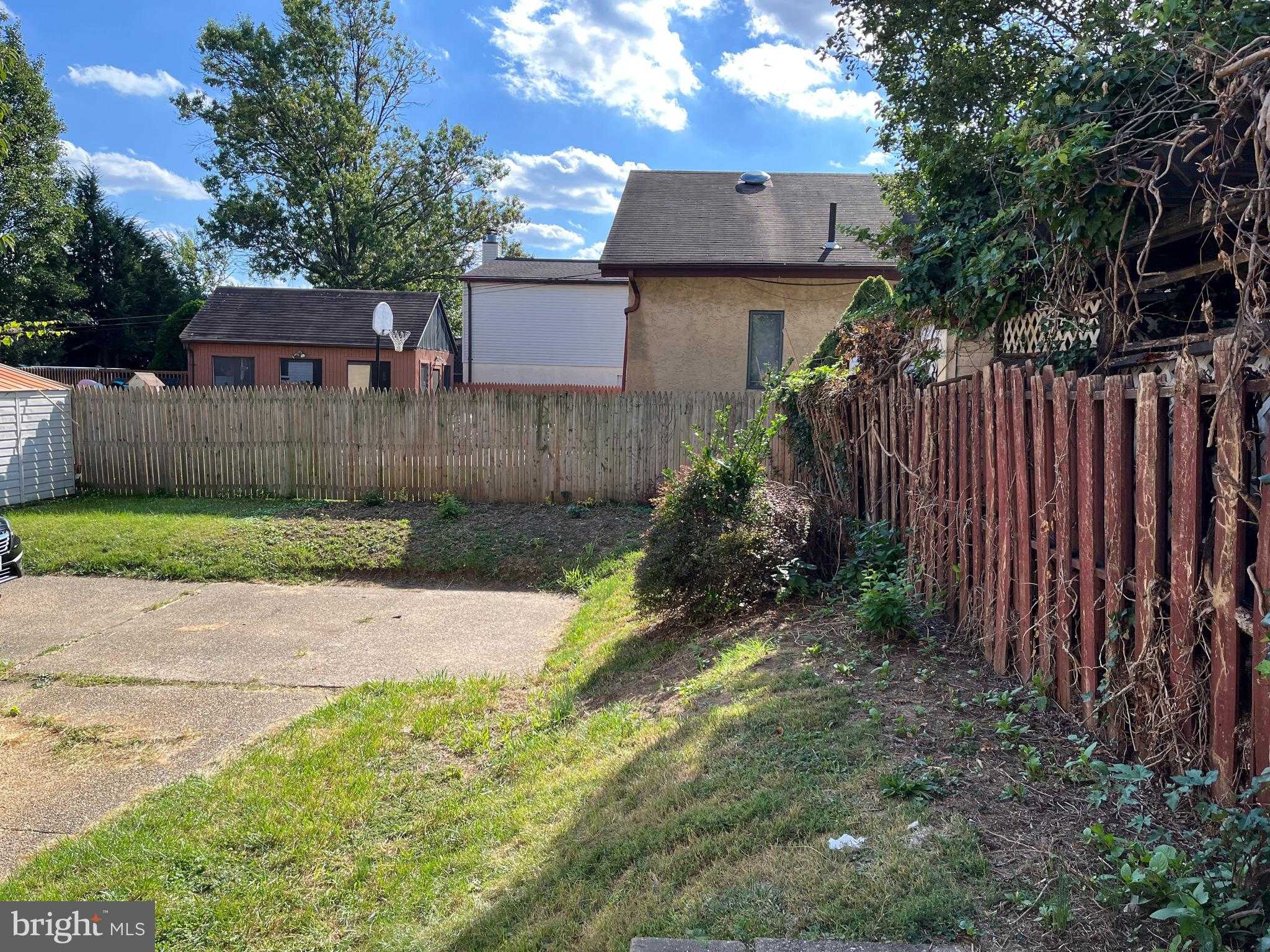 1304 Faunce St photo 31