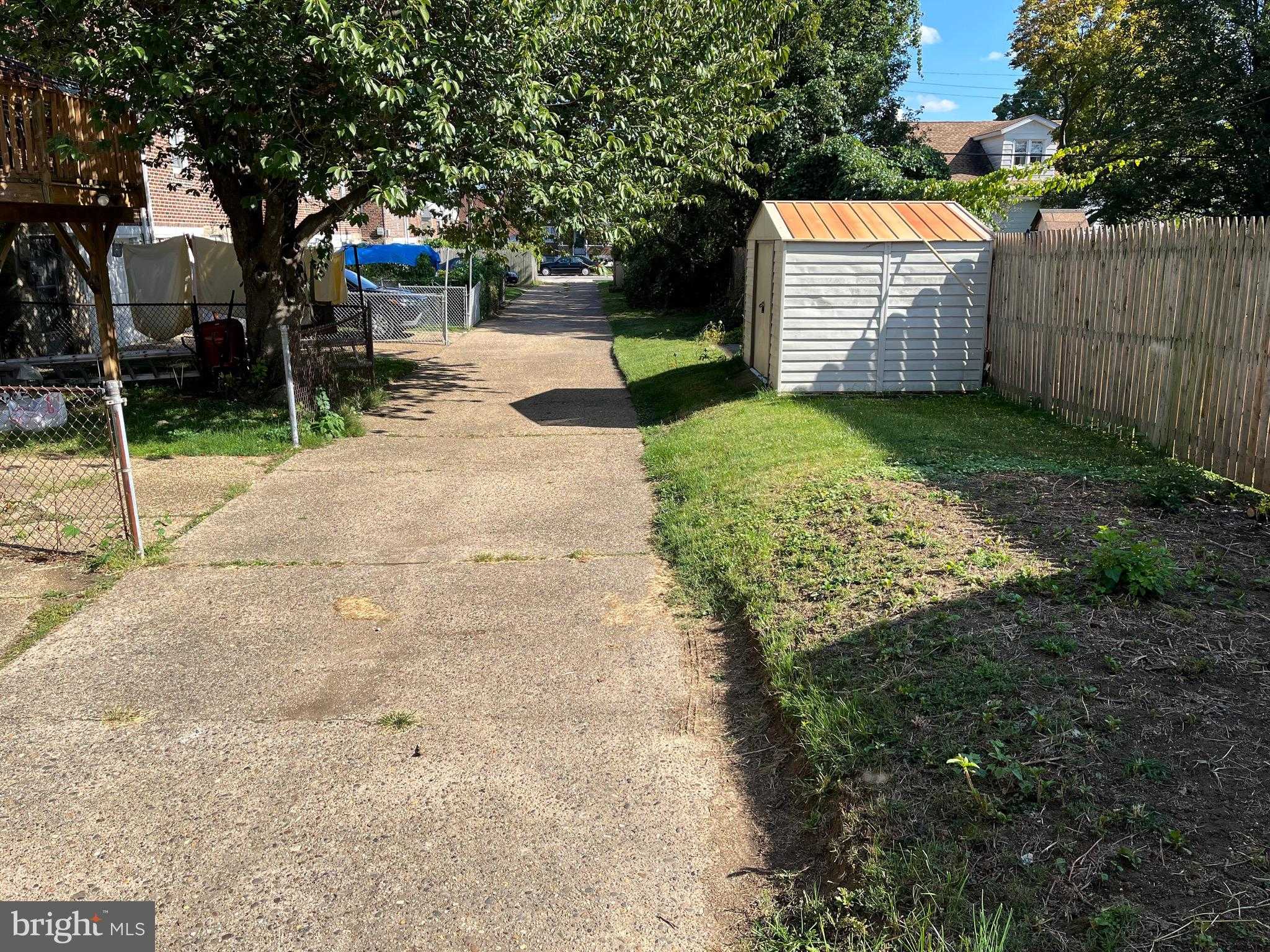 1304 Faunce St photo 34