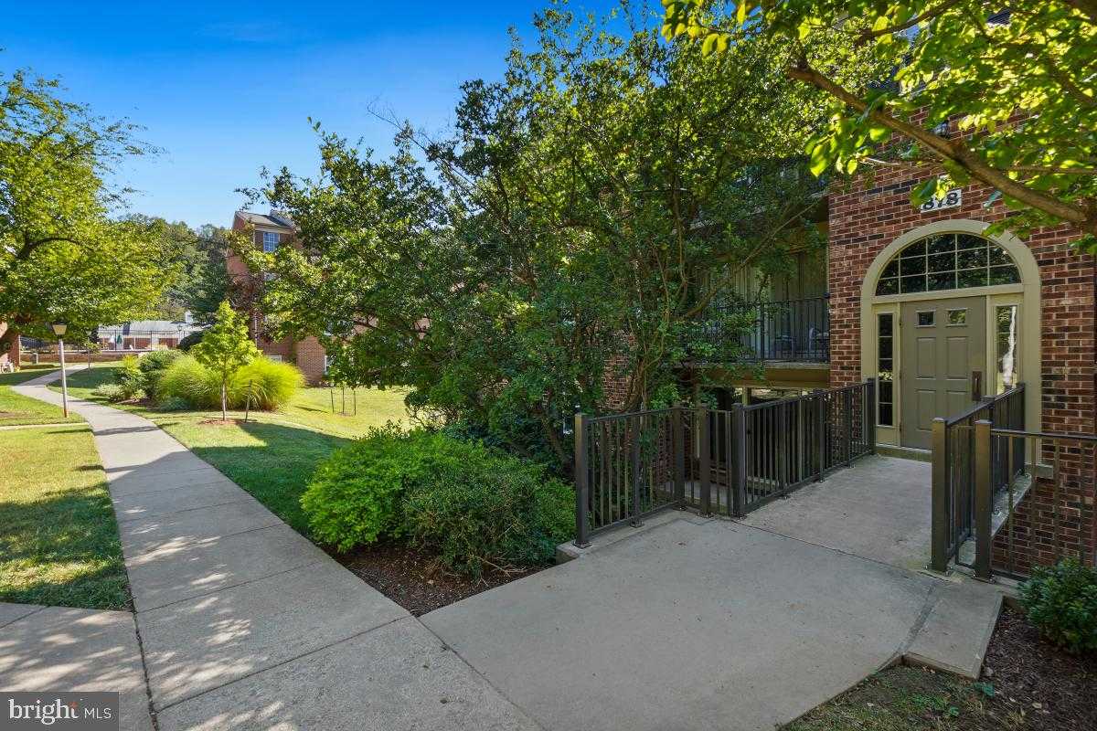 878 College Pkwy Apt 101 photo 30