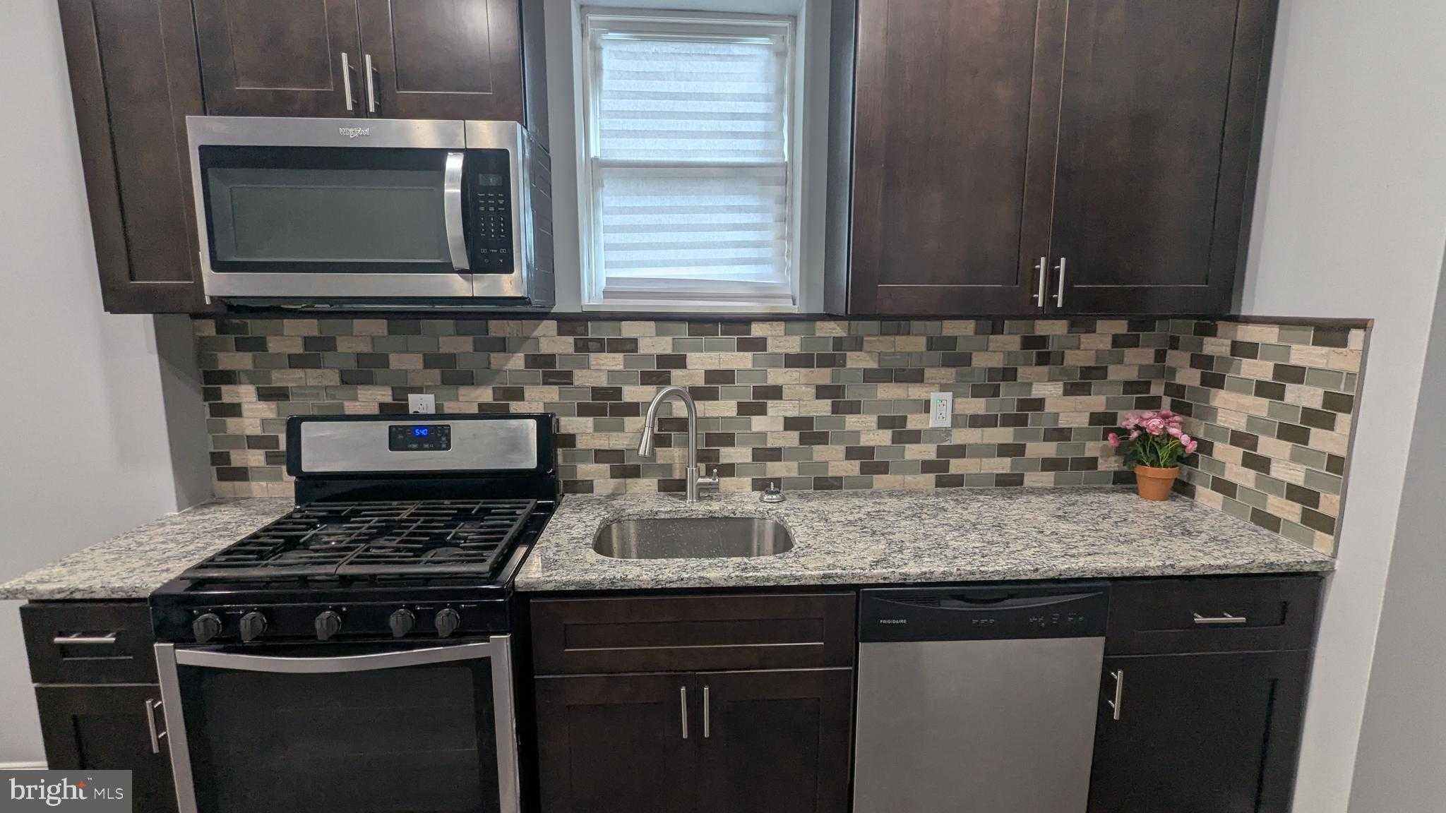 44 N Hobart St photo 2