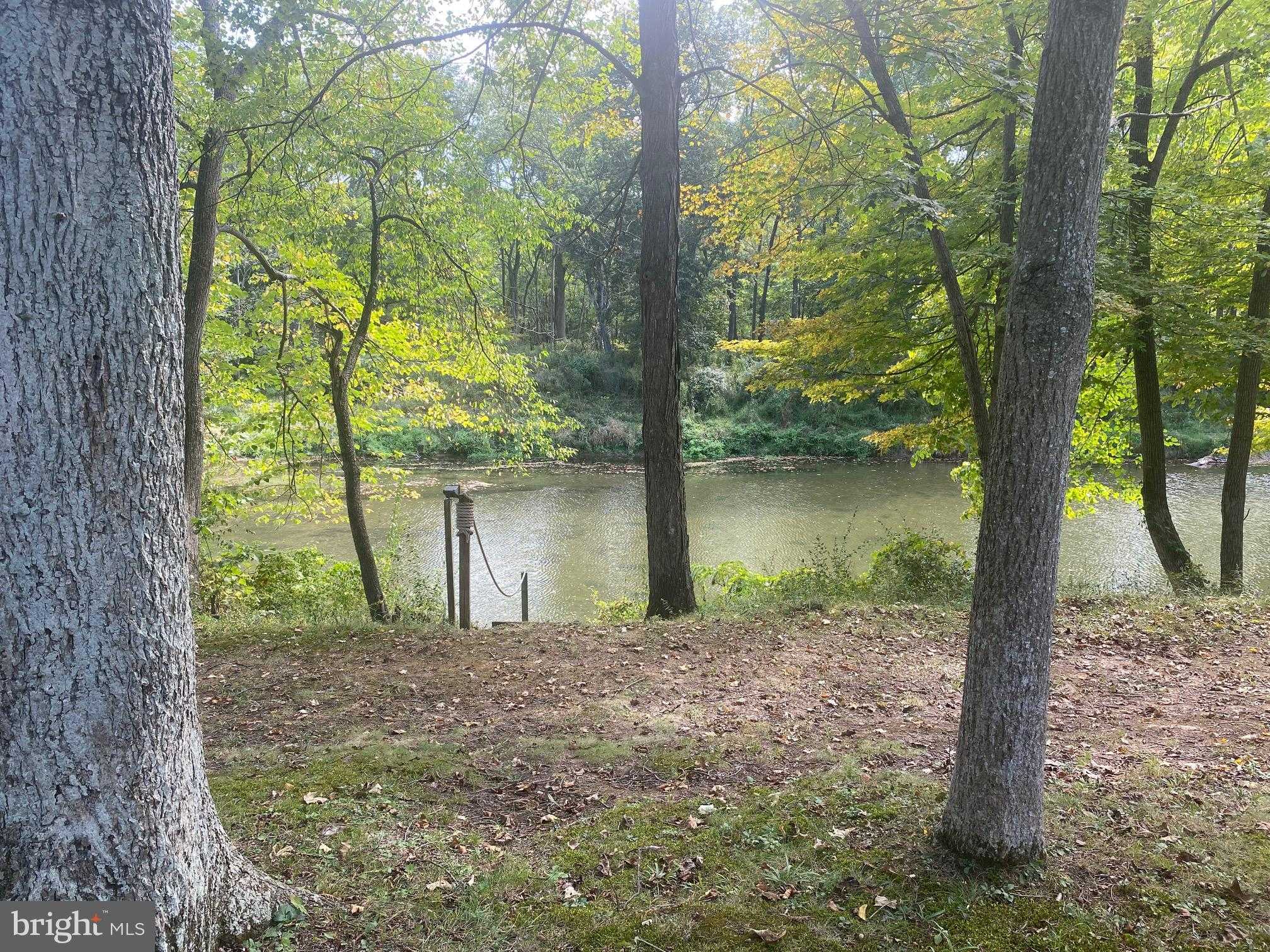 100 Bubbling Spring Rd photo 2