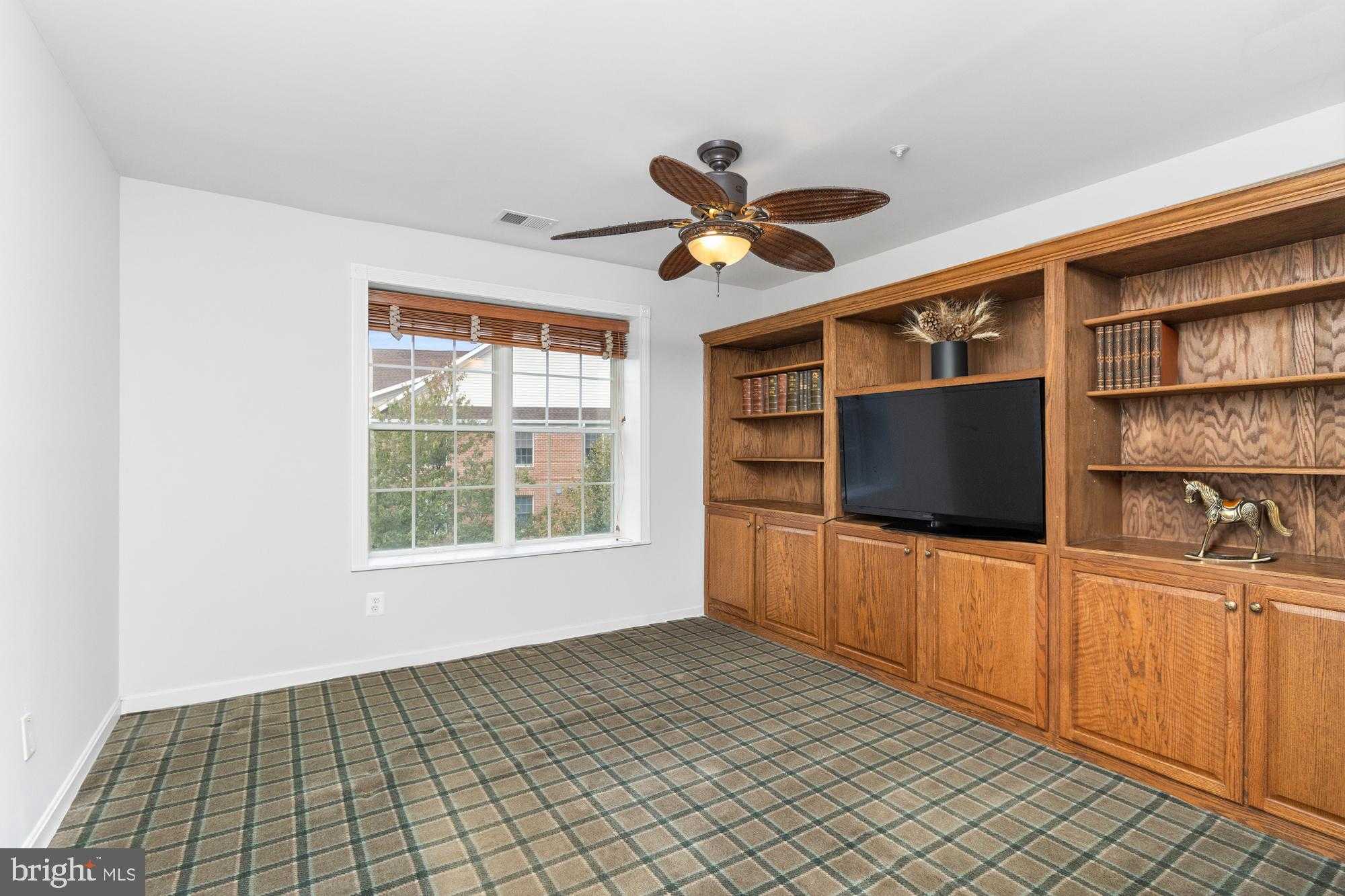 600 Straffan Dr Unit 402 photo 27