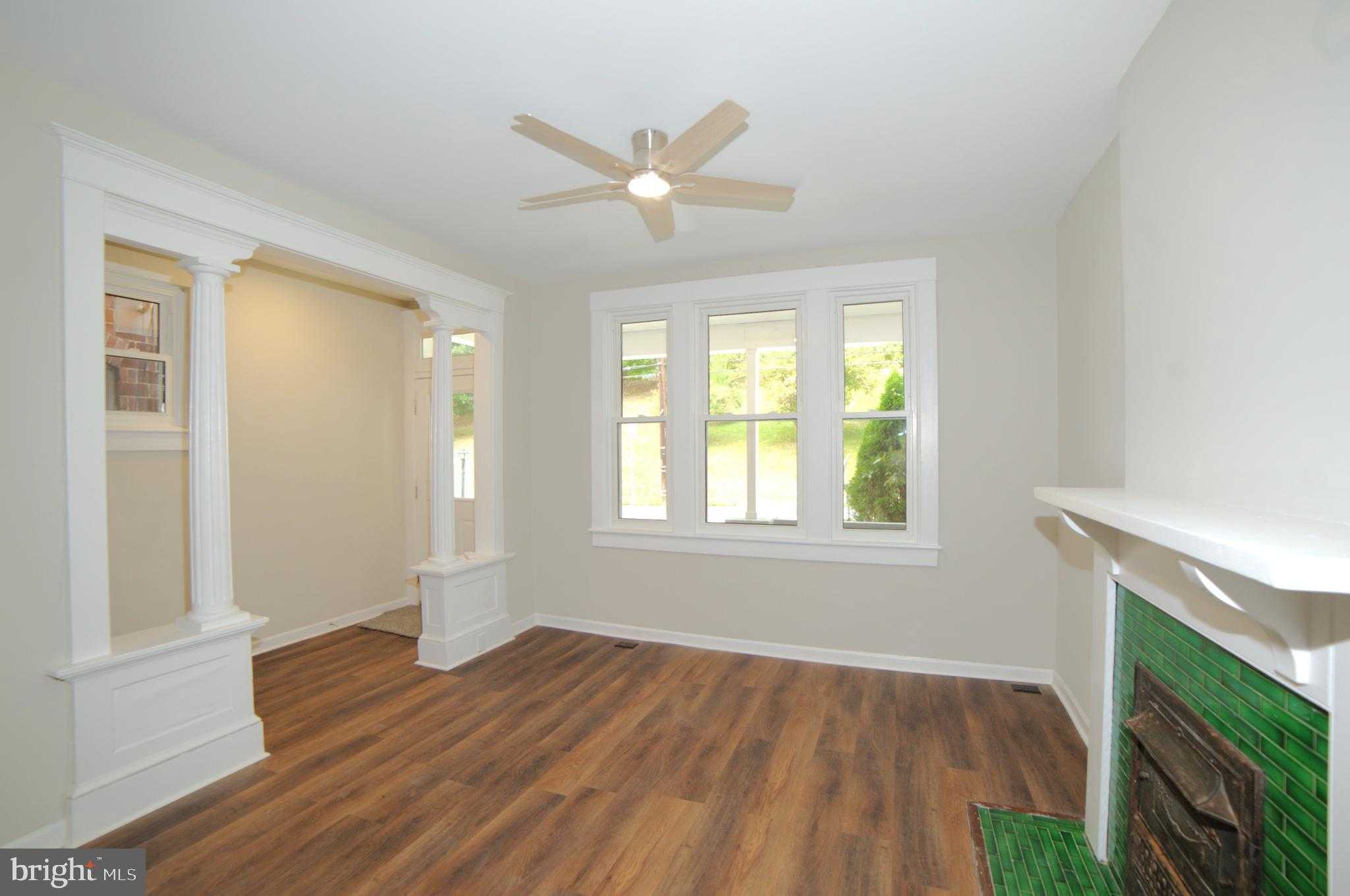 703 Bedford St photo 4