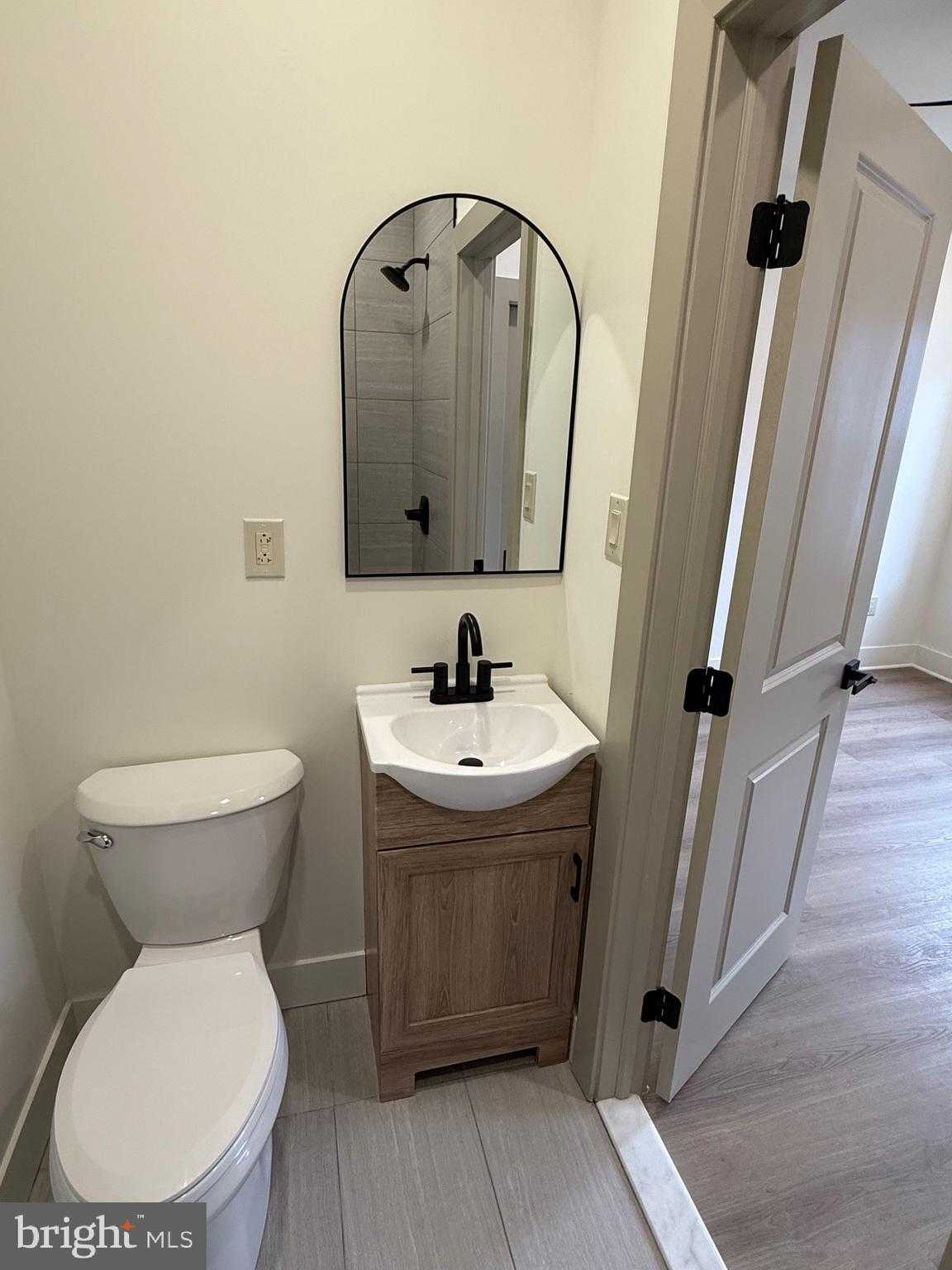 1329 N Dover St photo 19