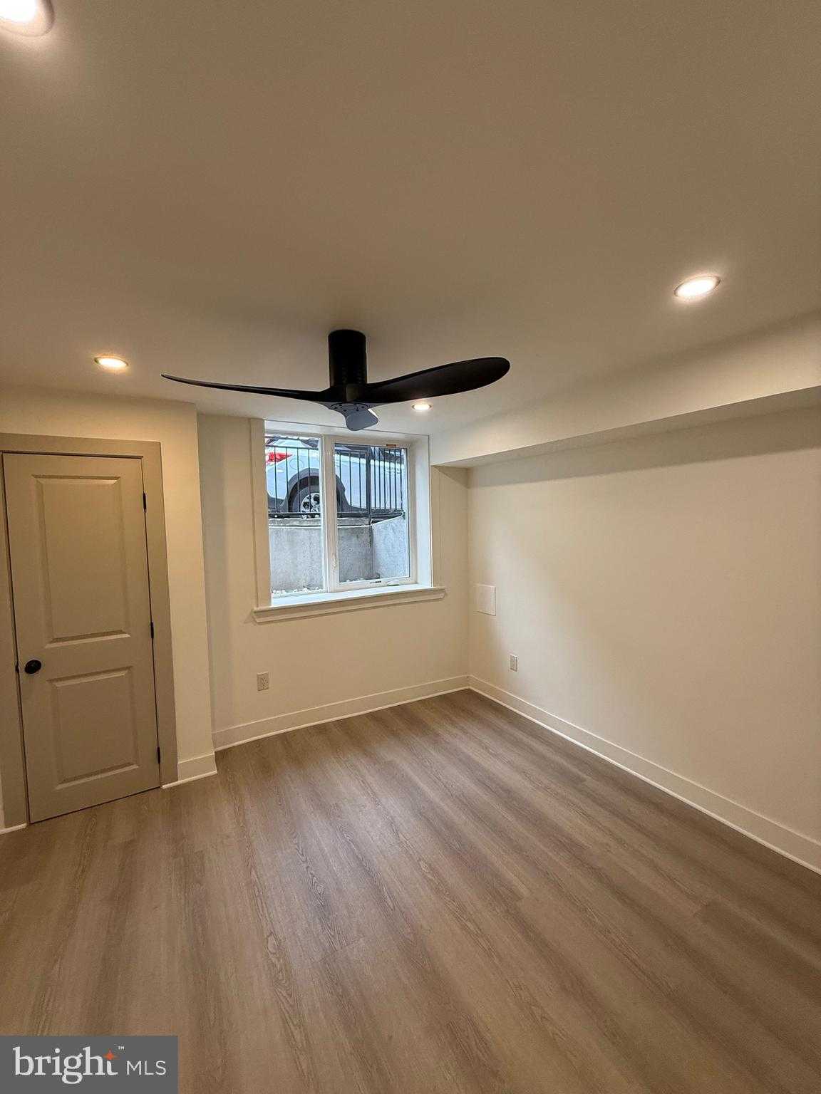 1329 N Dover St photo 21