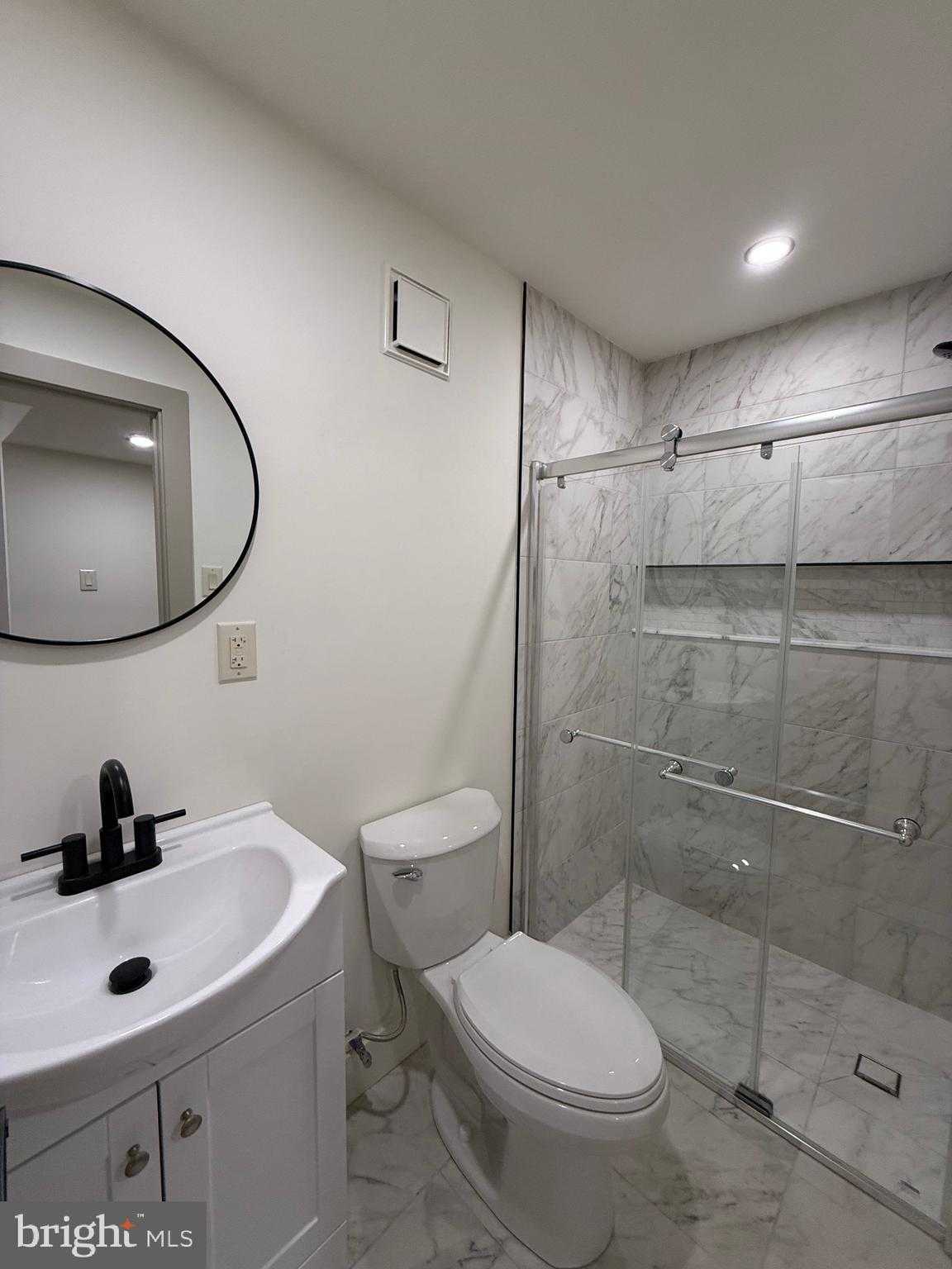 1329 N Dover St photo 24