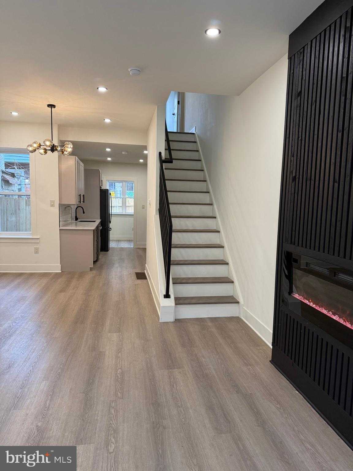 1329 N Dover St photo 3