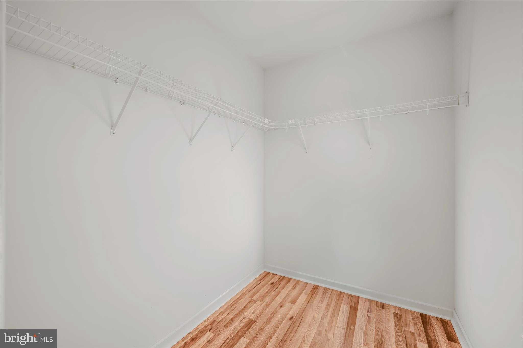 296 Kimberwicke Dr N photo 32