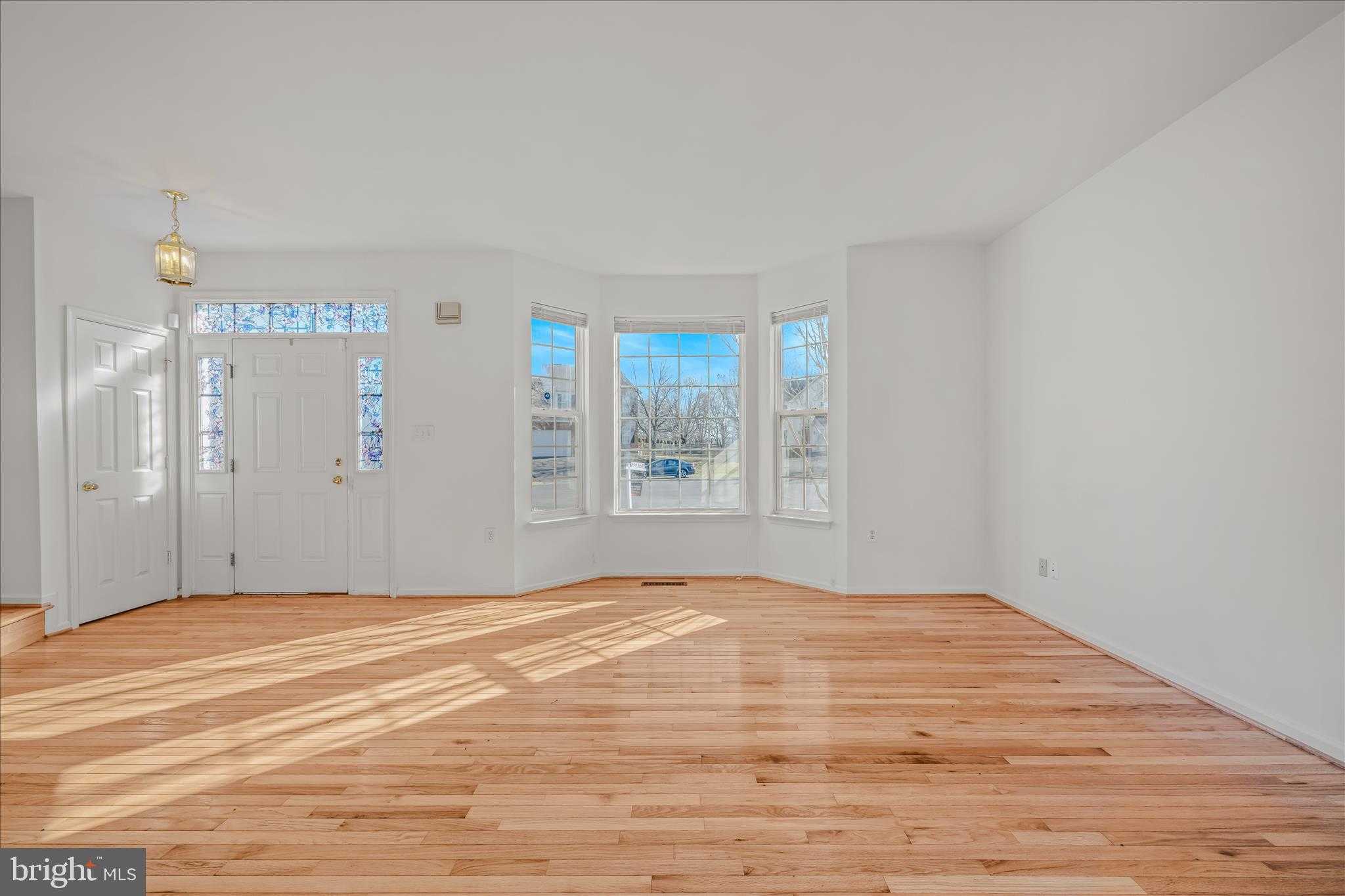 296 Kimberwicke Dr N photo 7