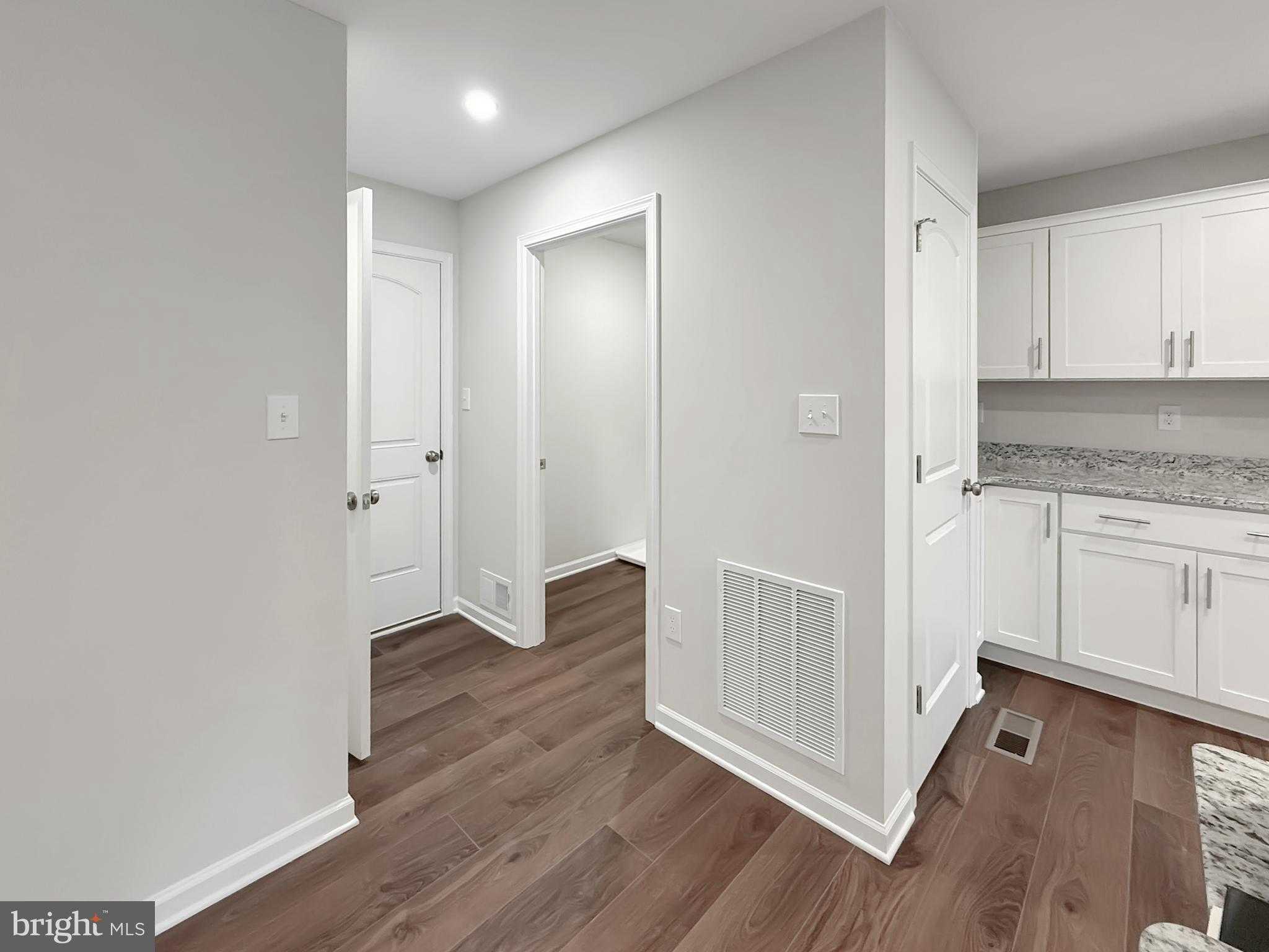 5877 Buchanan Dr photo 17