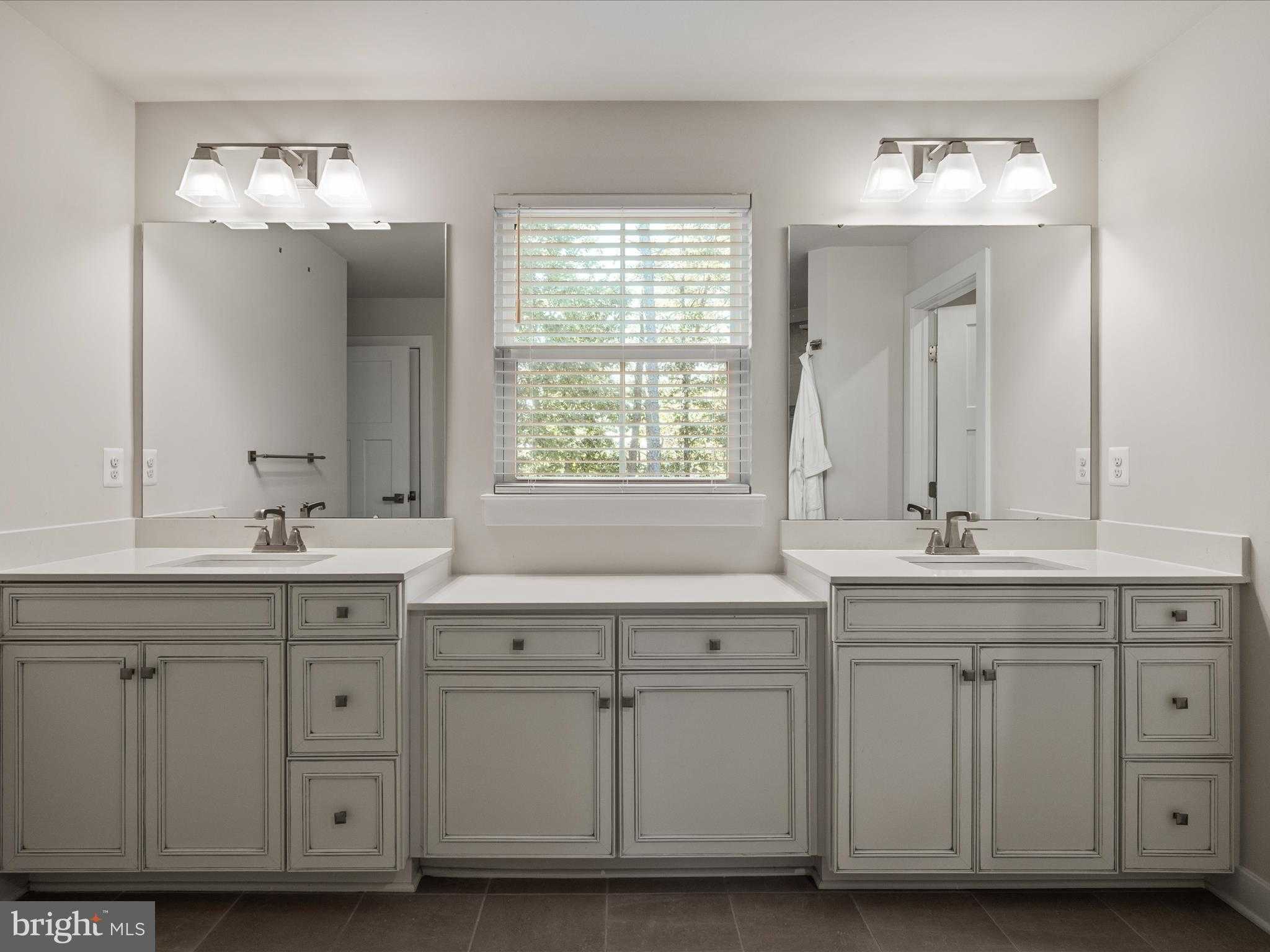 11710 Southview CT photo 49