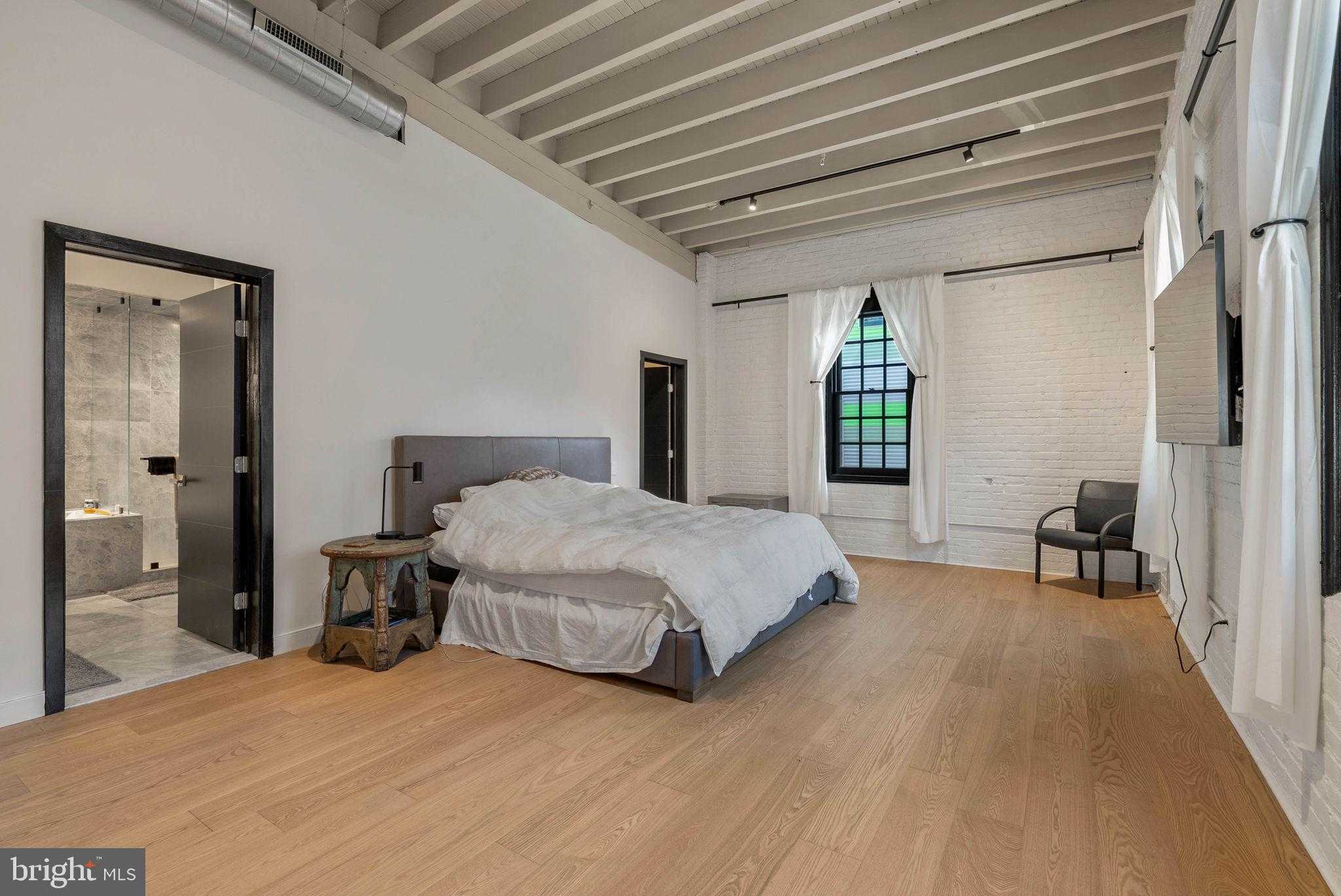 1521 N 31st St photo 21