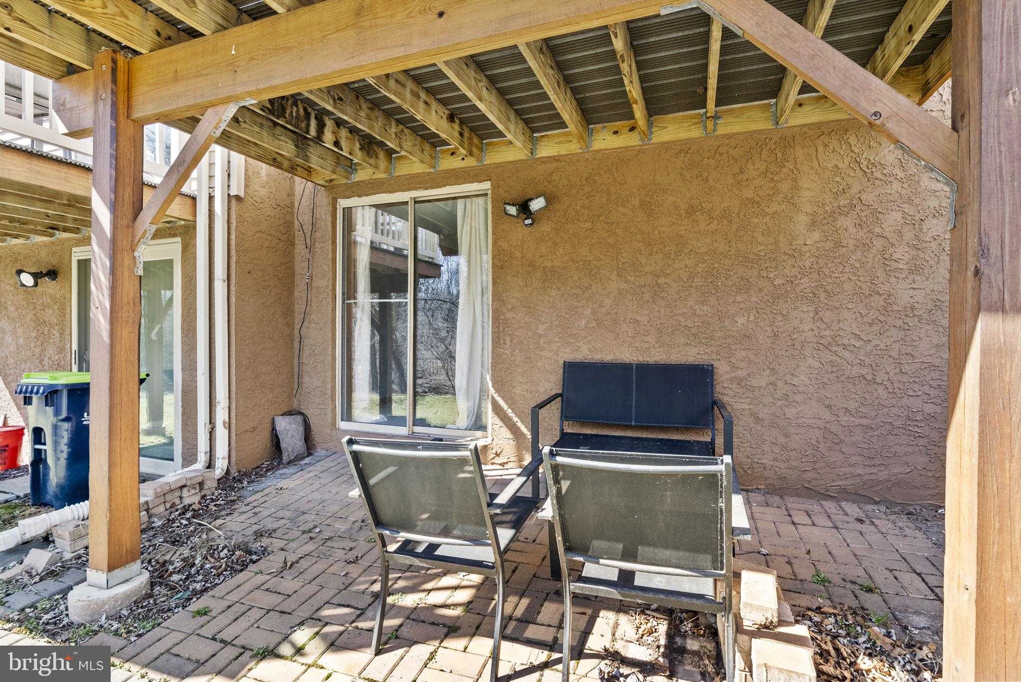 524 Oaktree CT photo 29