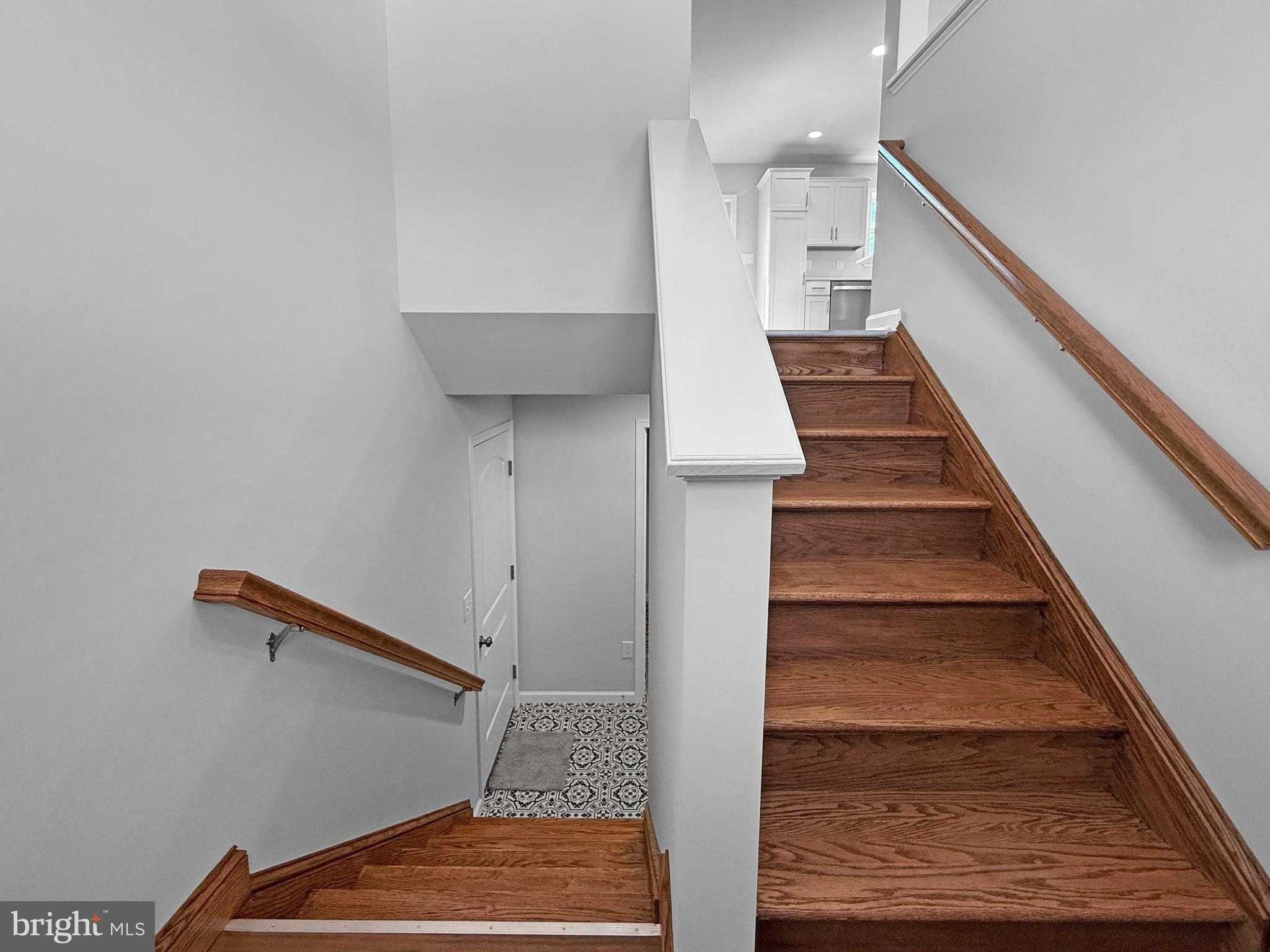 10 Cheltenham Ln photo 2