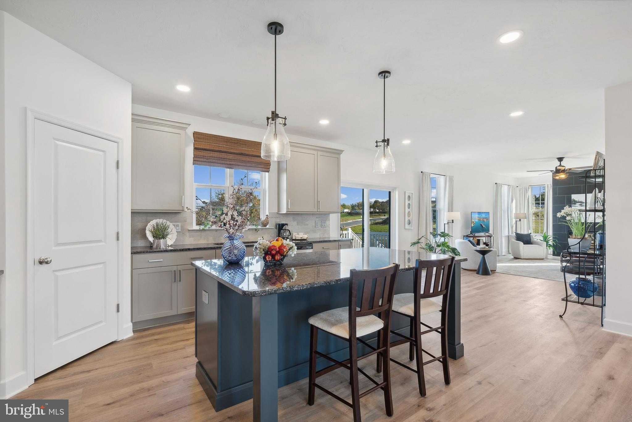 2689 Victorian Dr photo 3