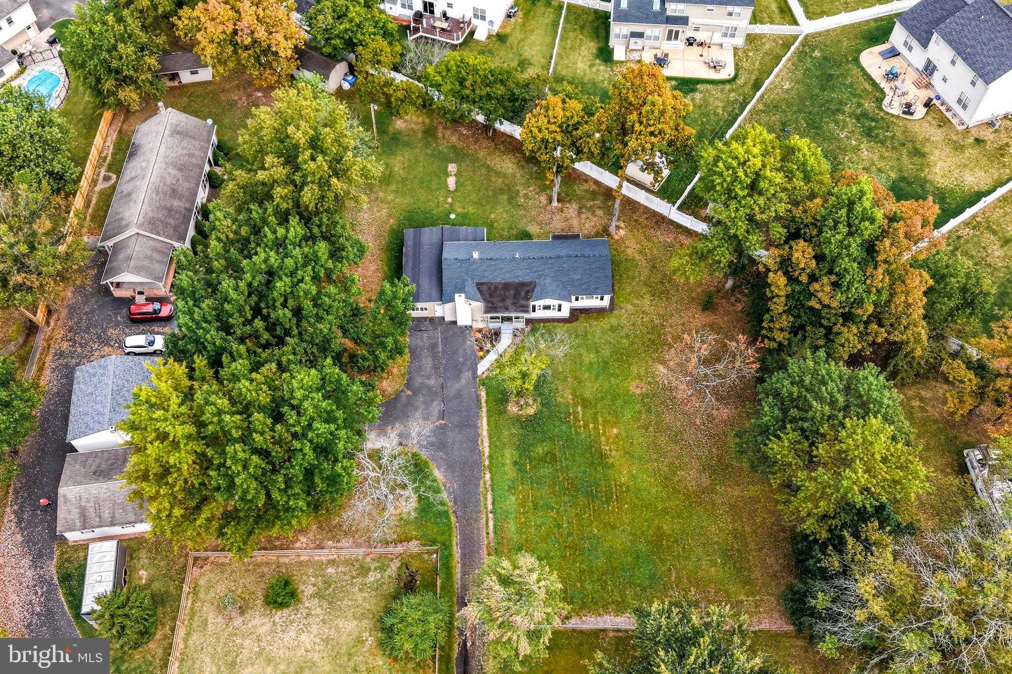 1565 E Philadelphia Ave photo 19