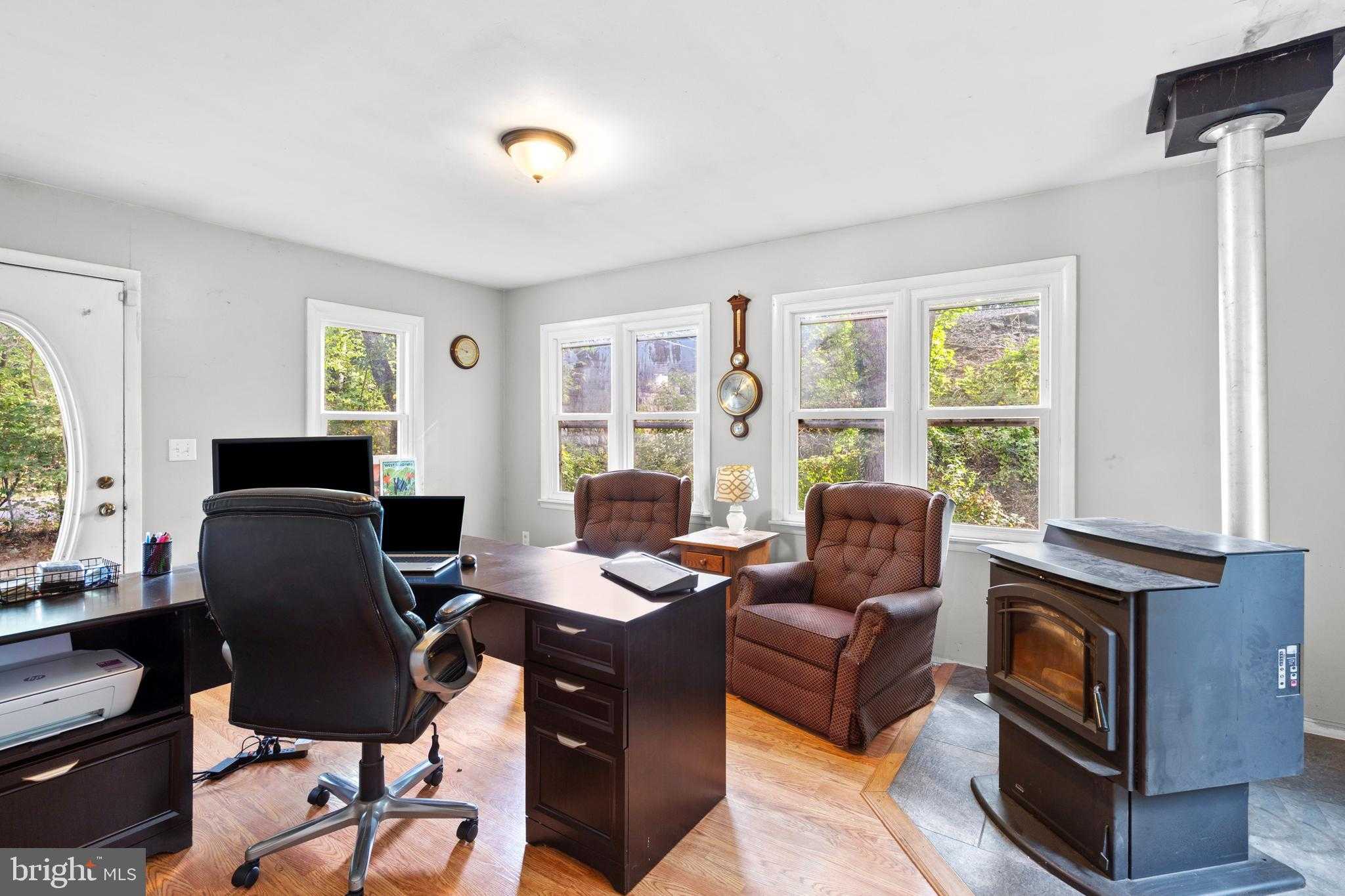 24 Potomac Ave photo 18