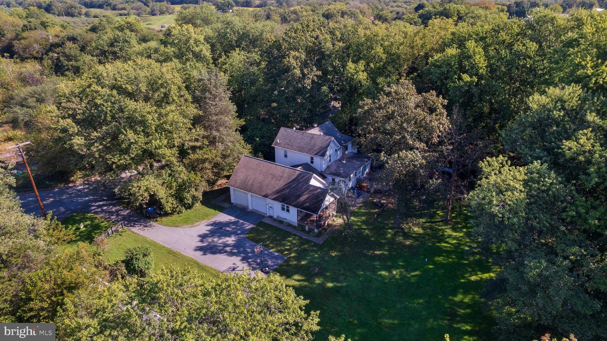 24 Potomac Ave photo 2