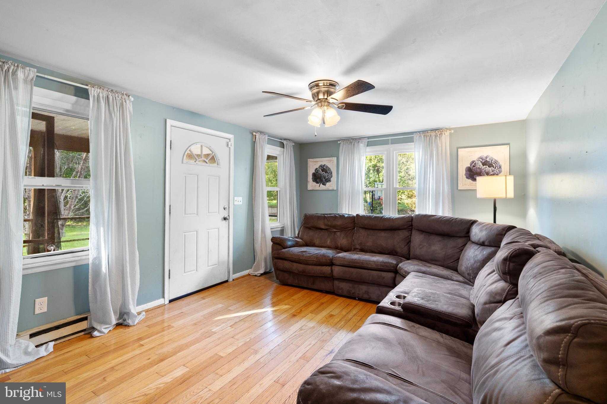 24 Potomac Ave photo 6