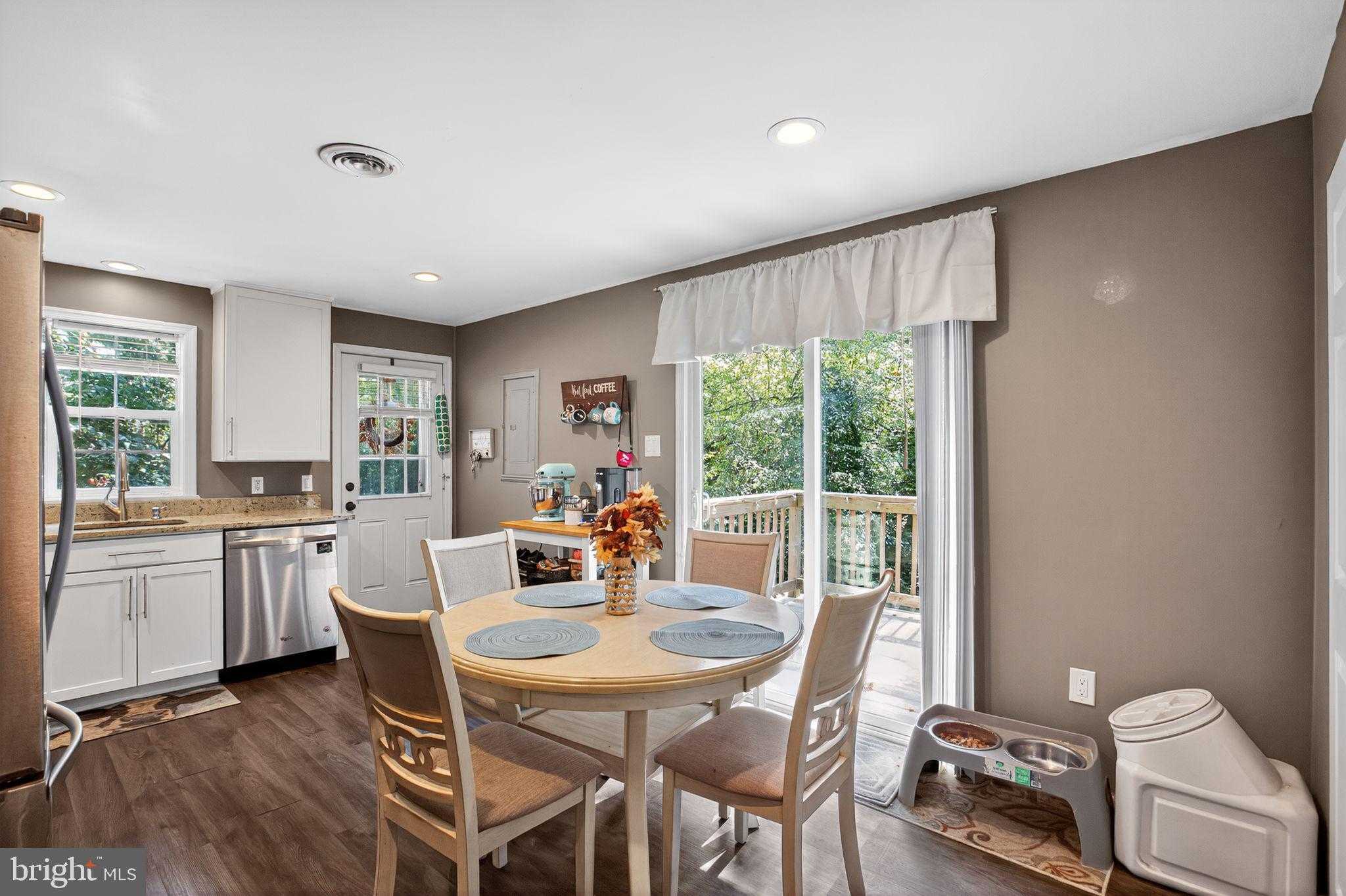 8449 Pine Blvd photo 7