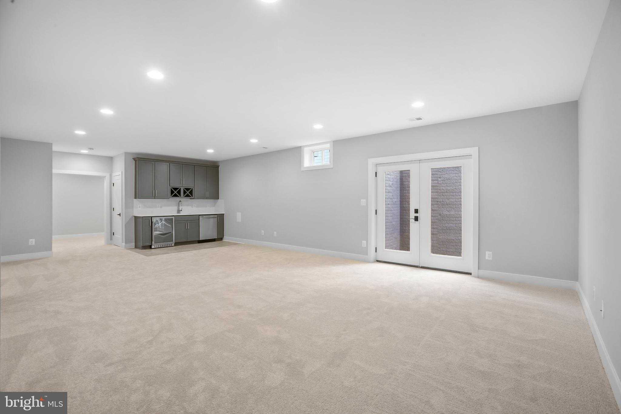 411 S Virginia Ave photo 70