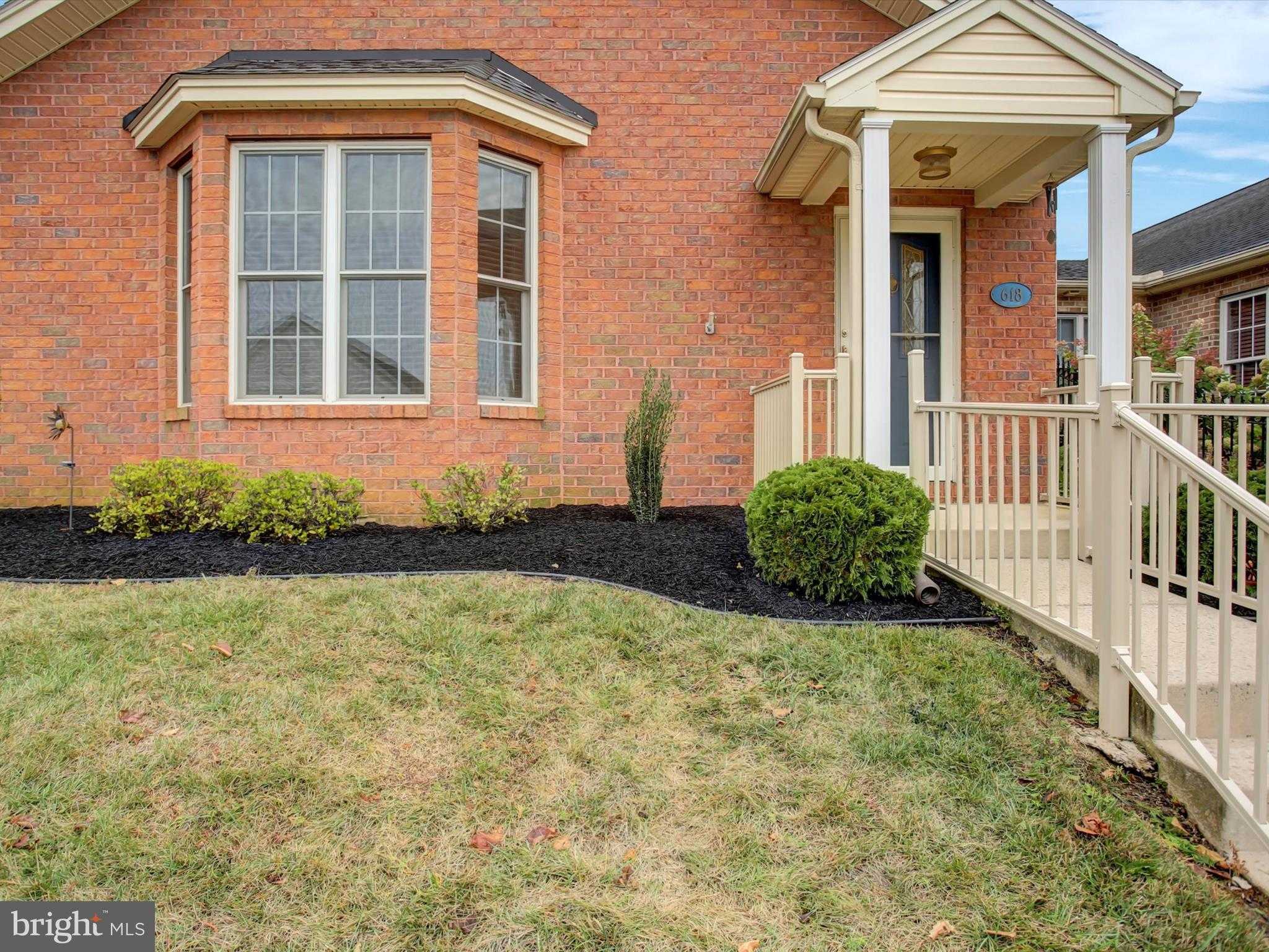 618 Trafalgar Dr photo 3