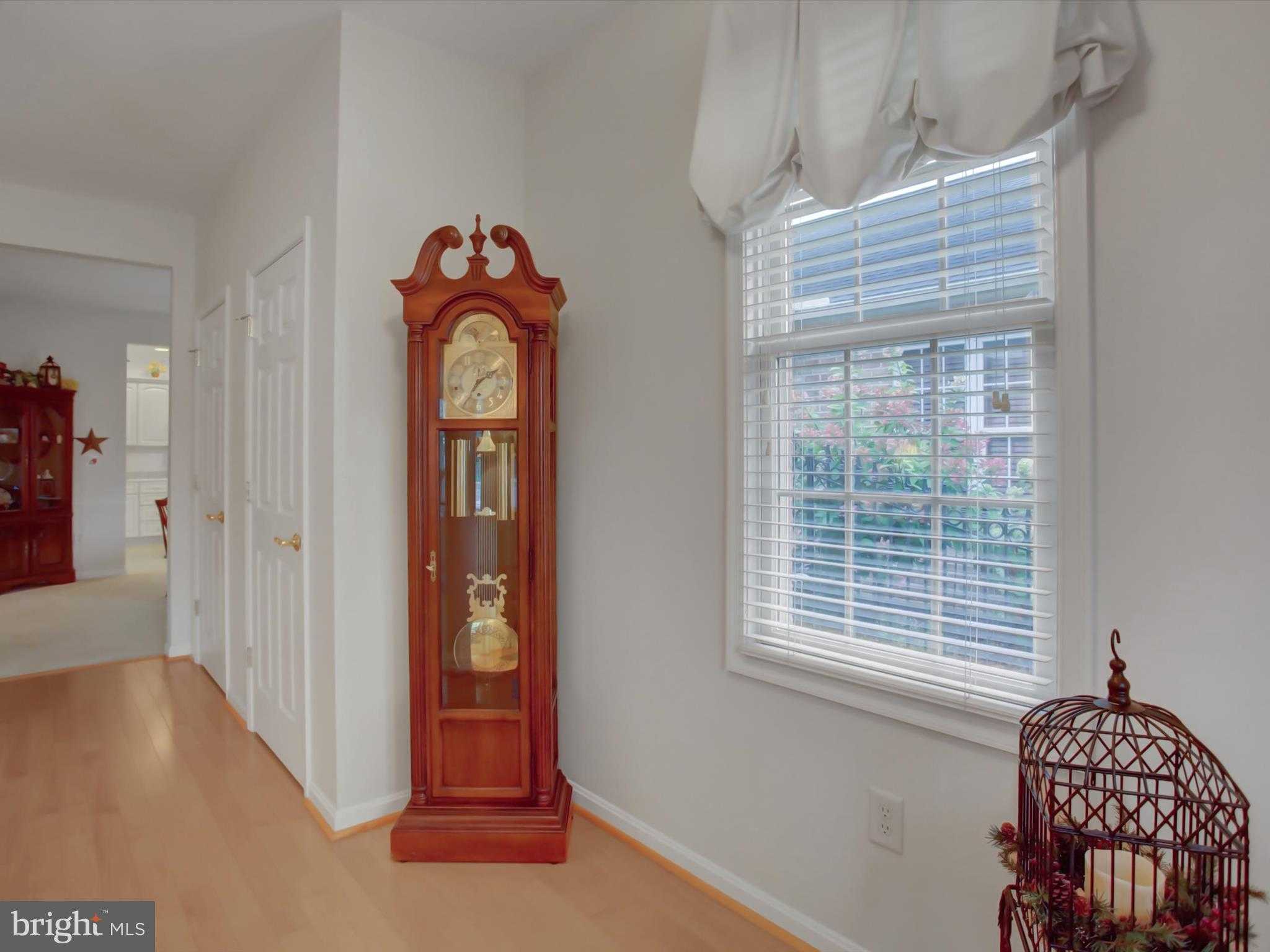 618 Trafalgar Dr photo 5