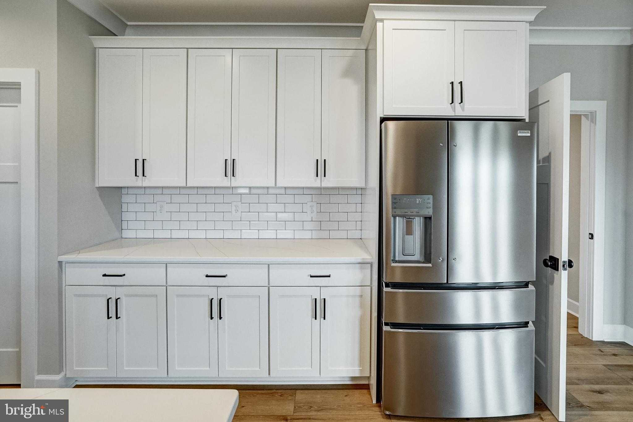 211 Estes Ln photo 26