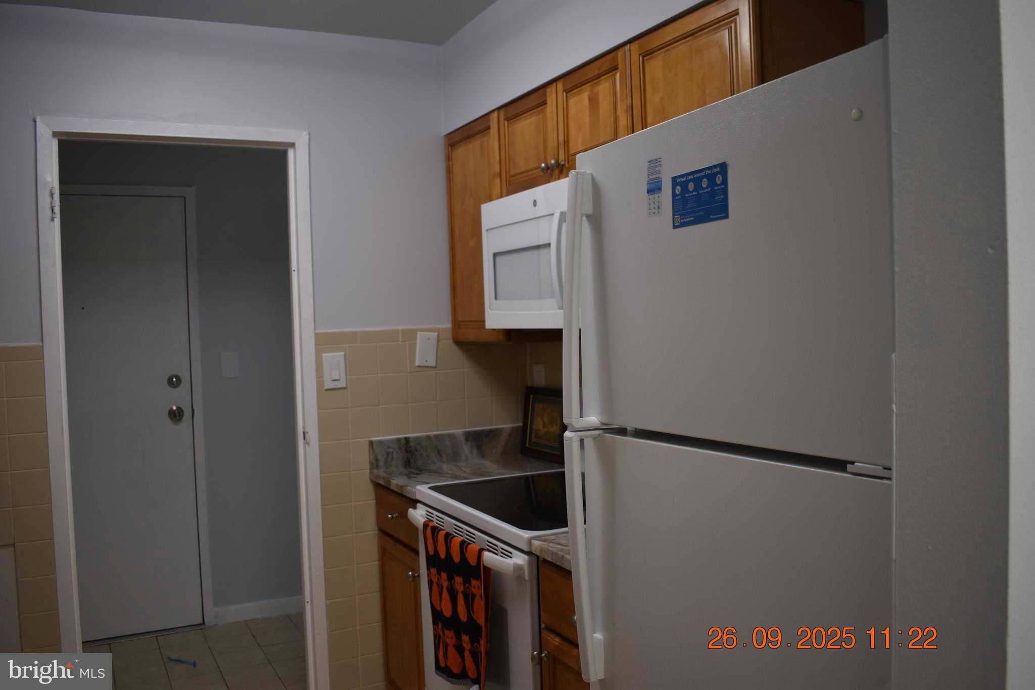 6926 Hanover Pkwy photo 3