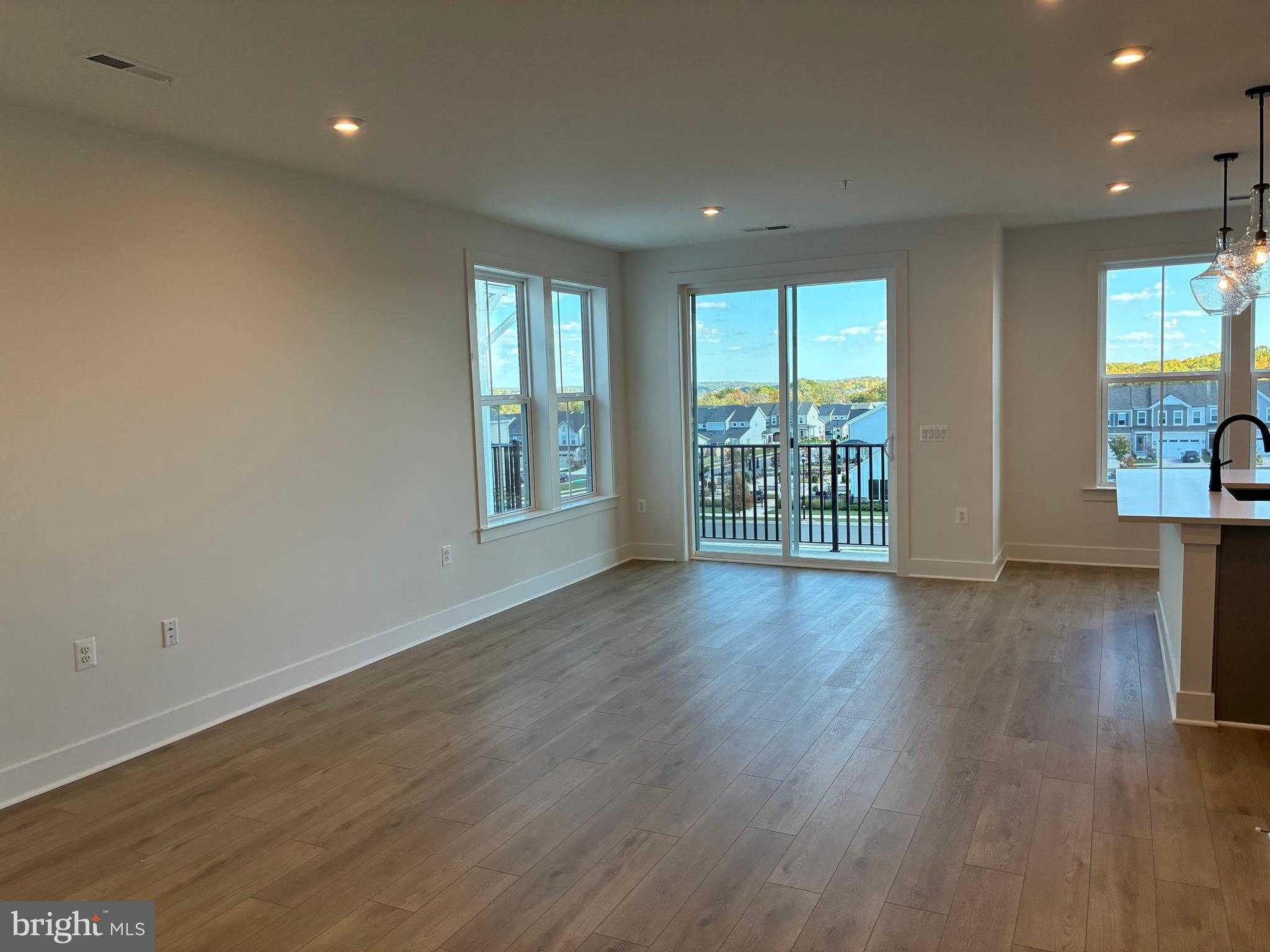 248 Violet Way photo 5