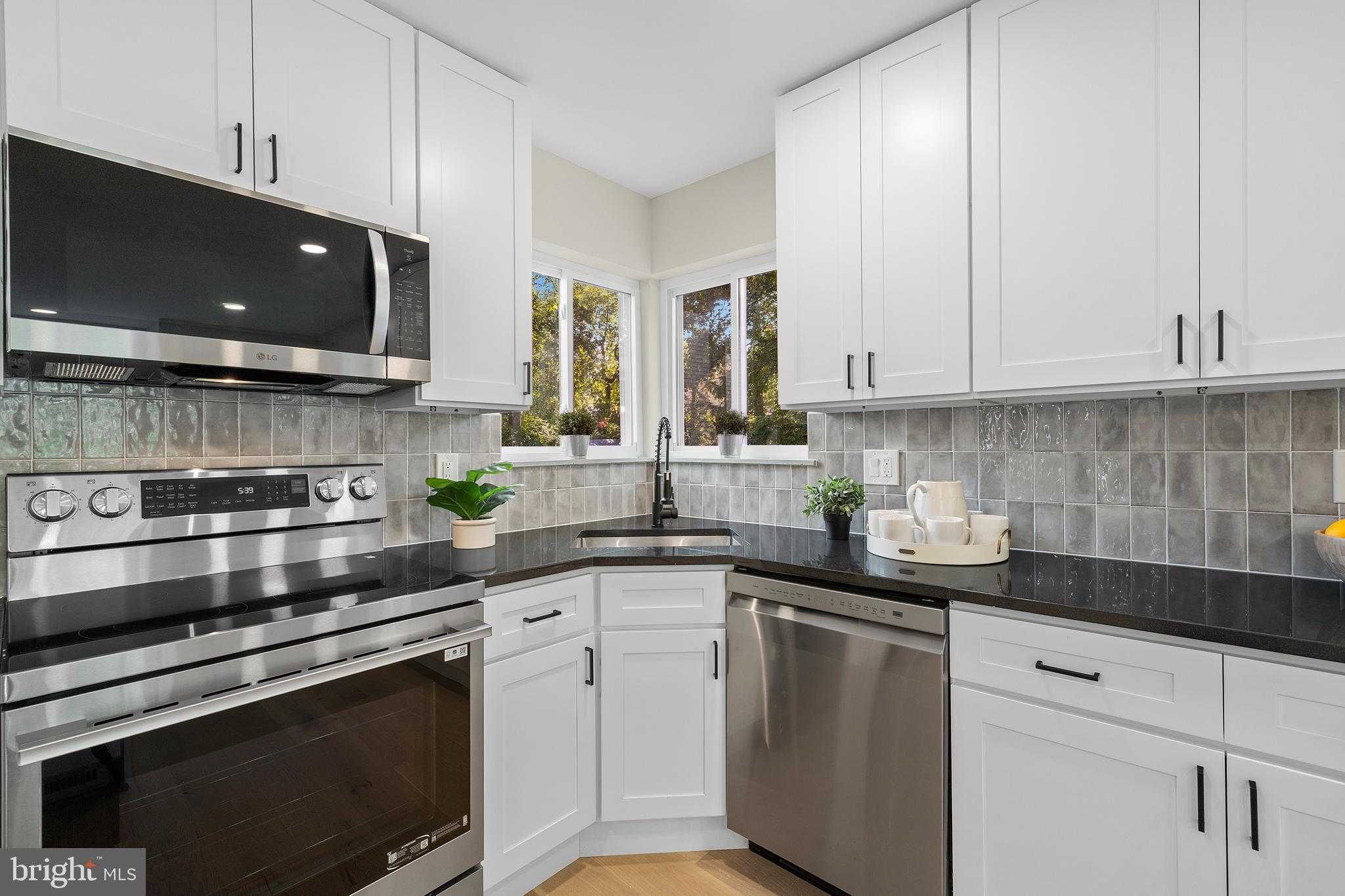 3410 Newport Ave photo 17