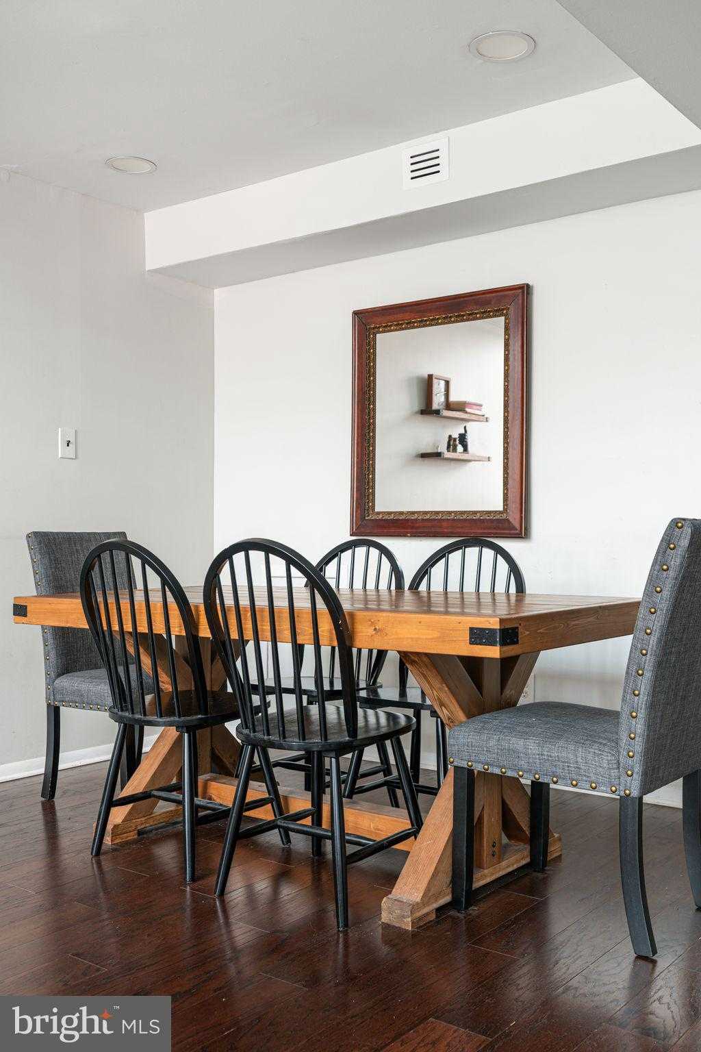 528 Manning Walk # 7 photo 10