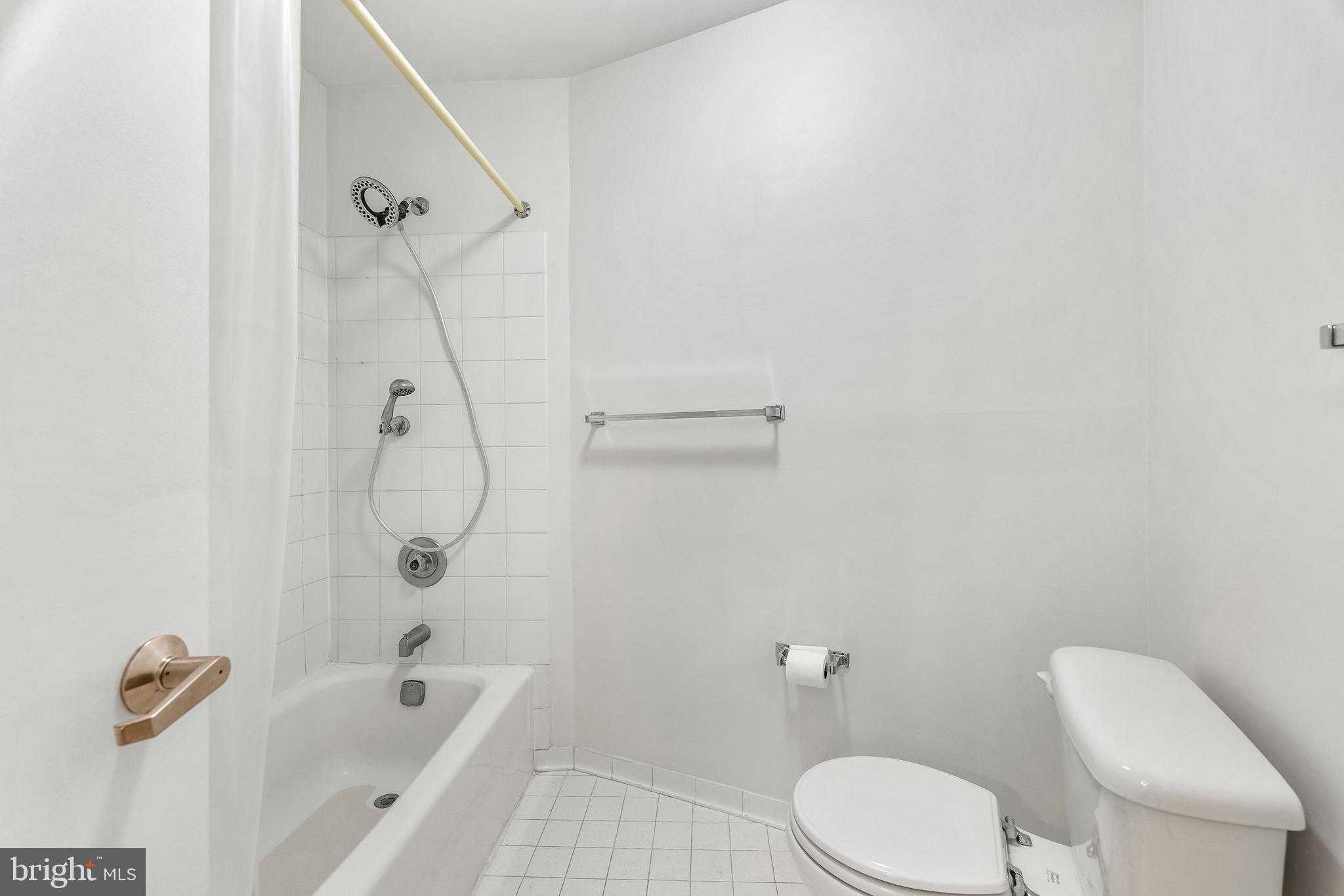 2010 Quay Village CT Apt 101 photo 18
