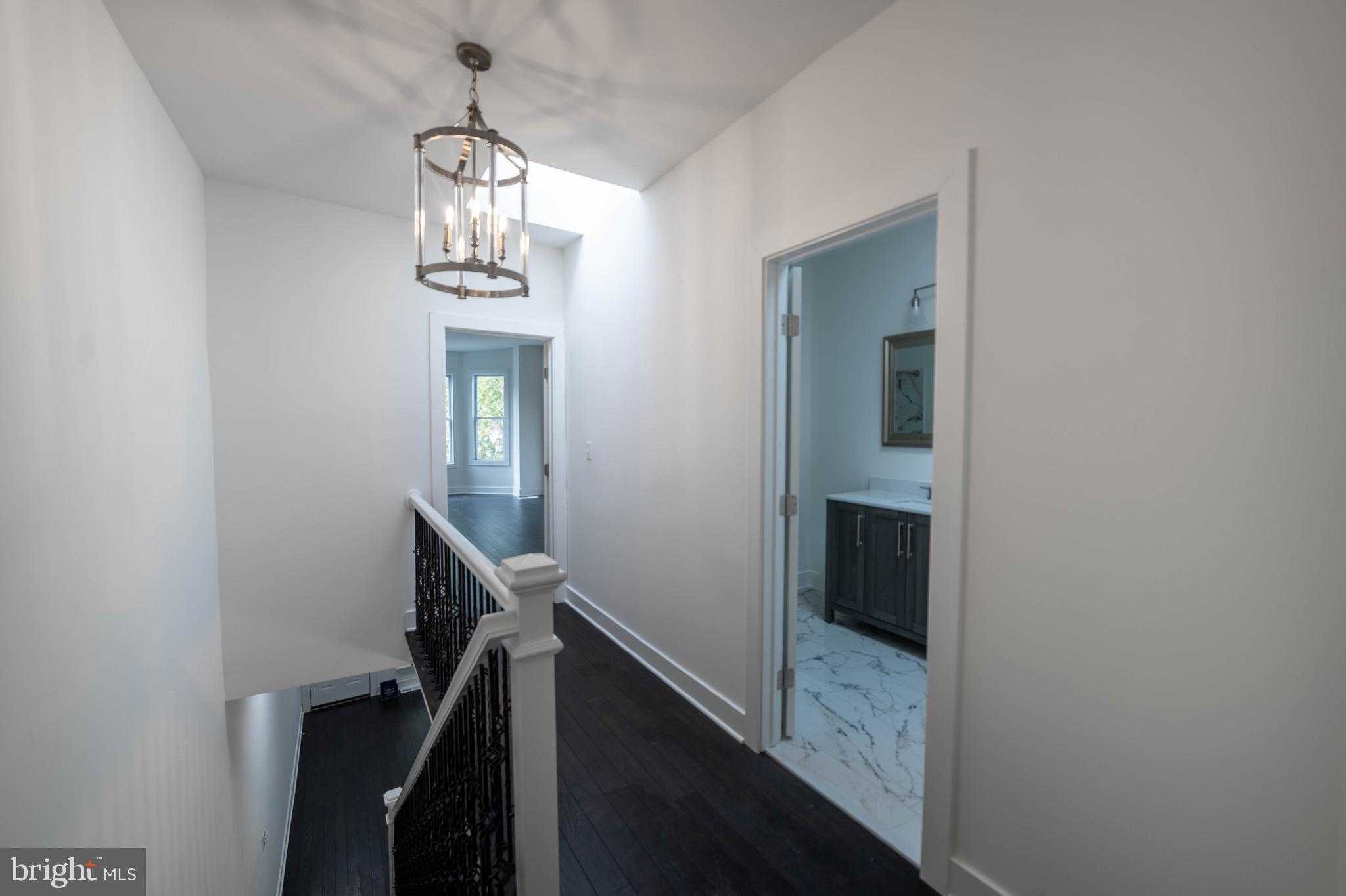 2721 W Mosher St photo 15