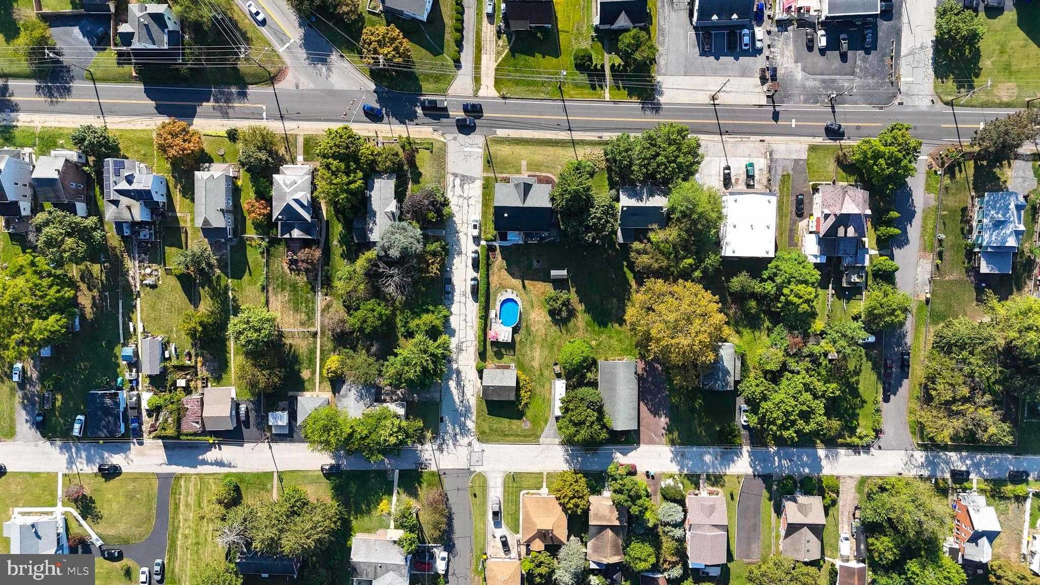 523 Bridge St photo 30