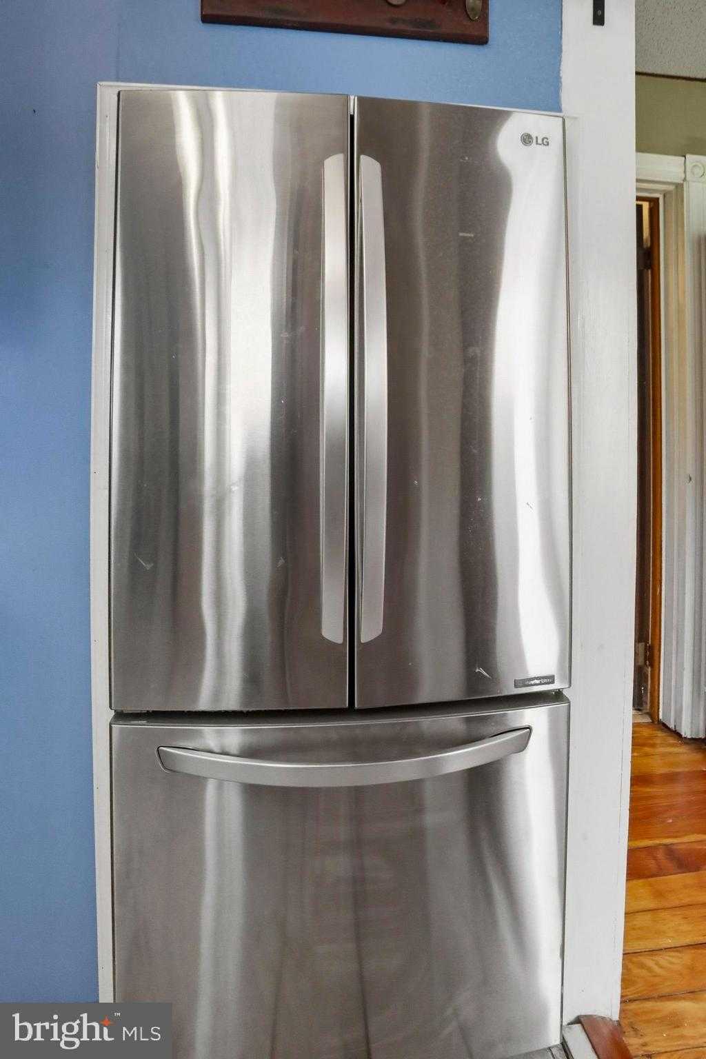 523 Bridge St photo 44