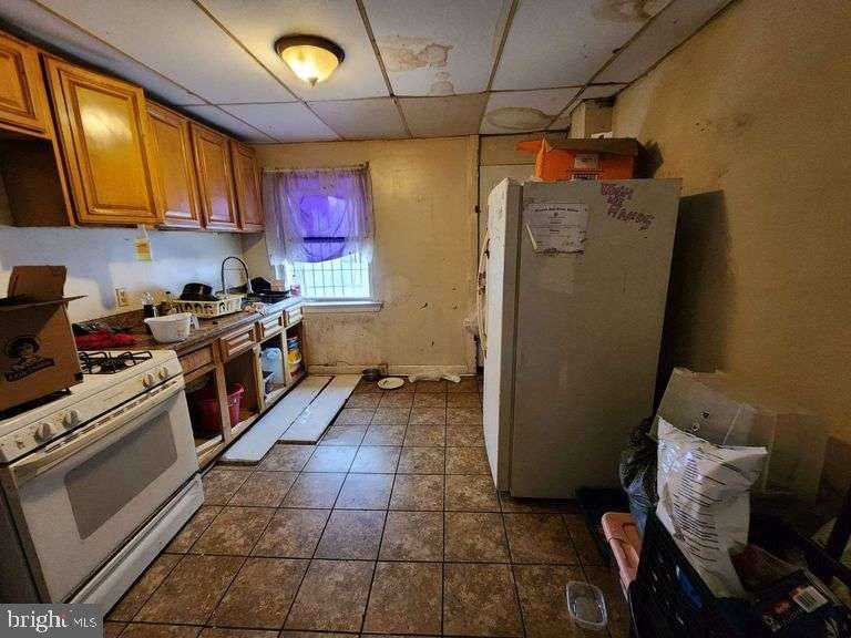 2402 Wilkens Ave photo 6