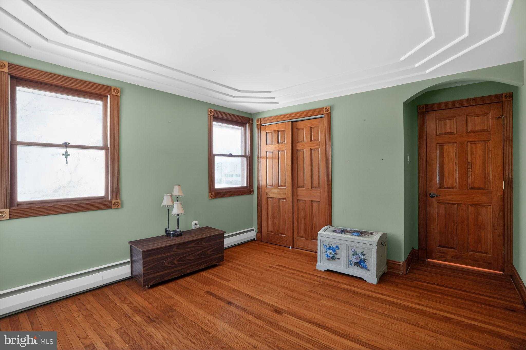 902 Surrey Dr photo 28